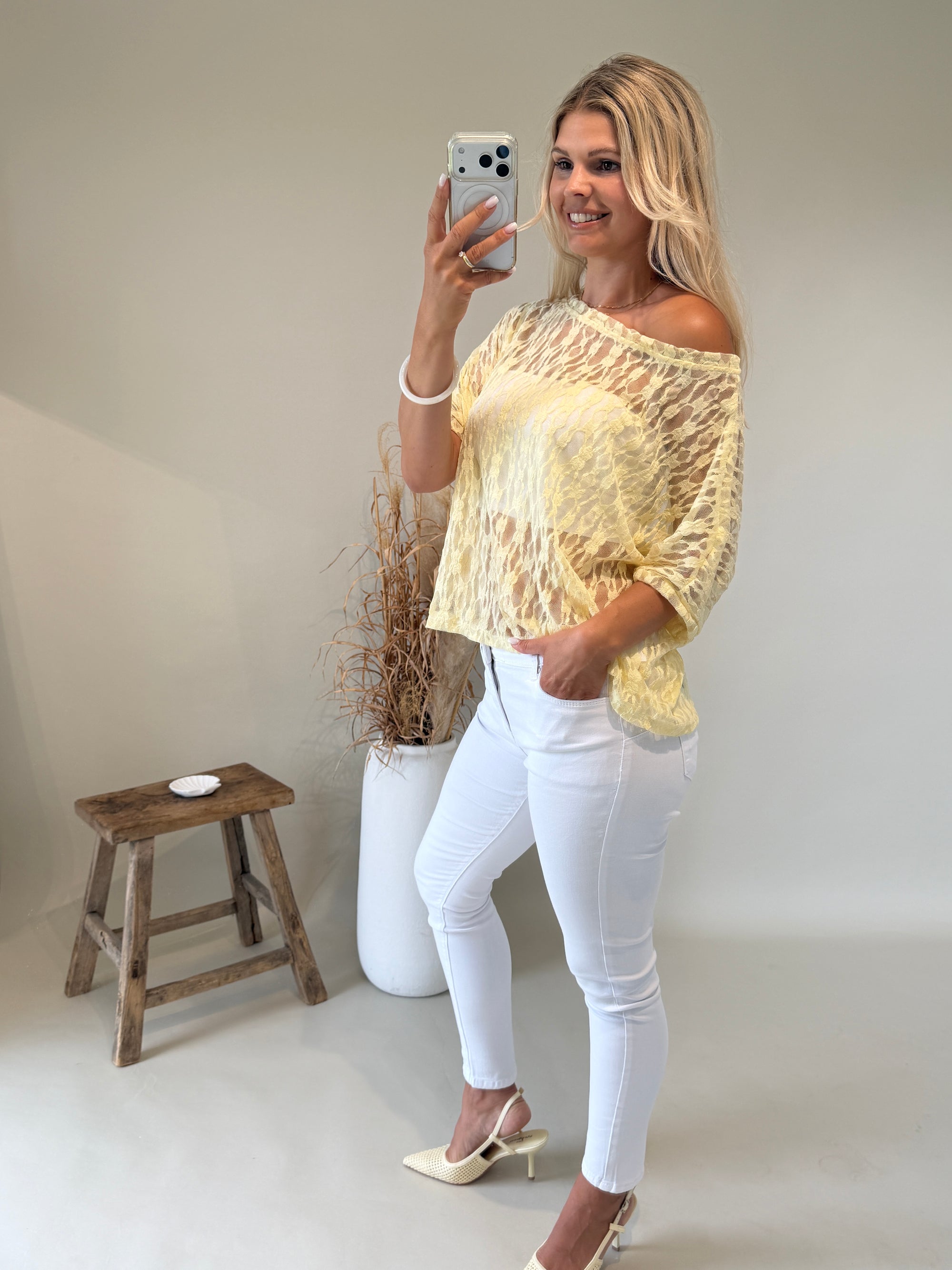 T-Shirt in spitze in Gelb