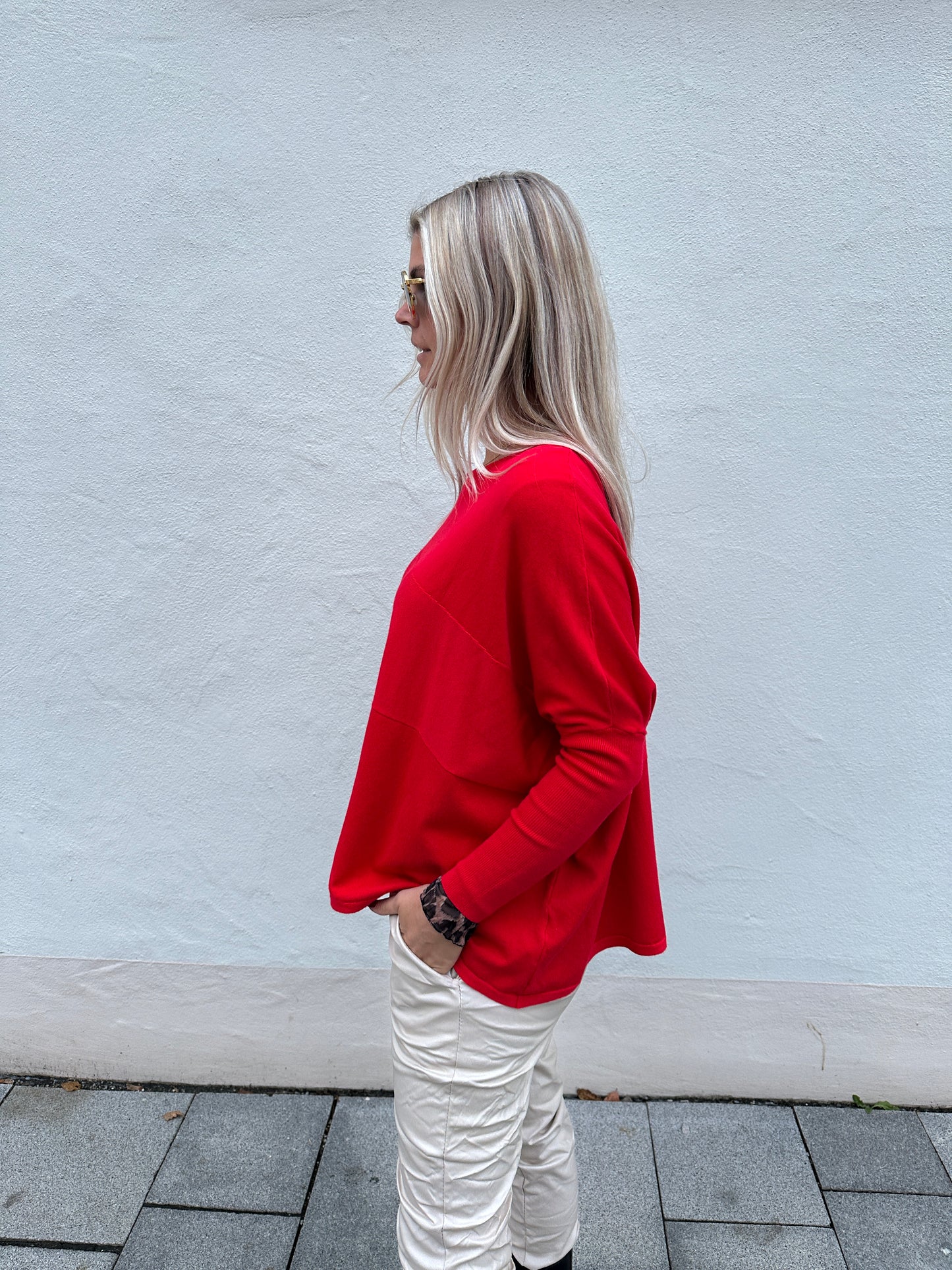 pullover in rot mit muster