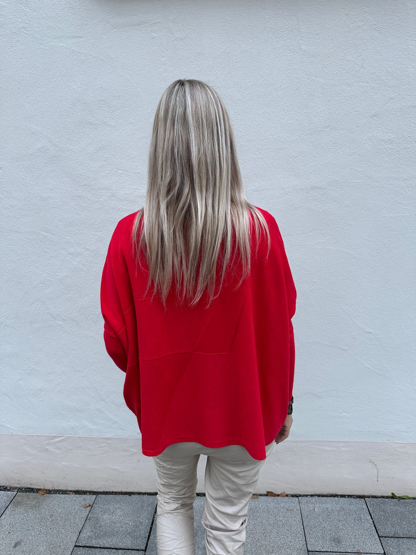 pullover in rot mit muster