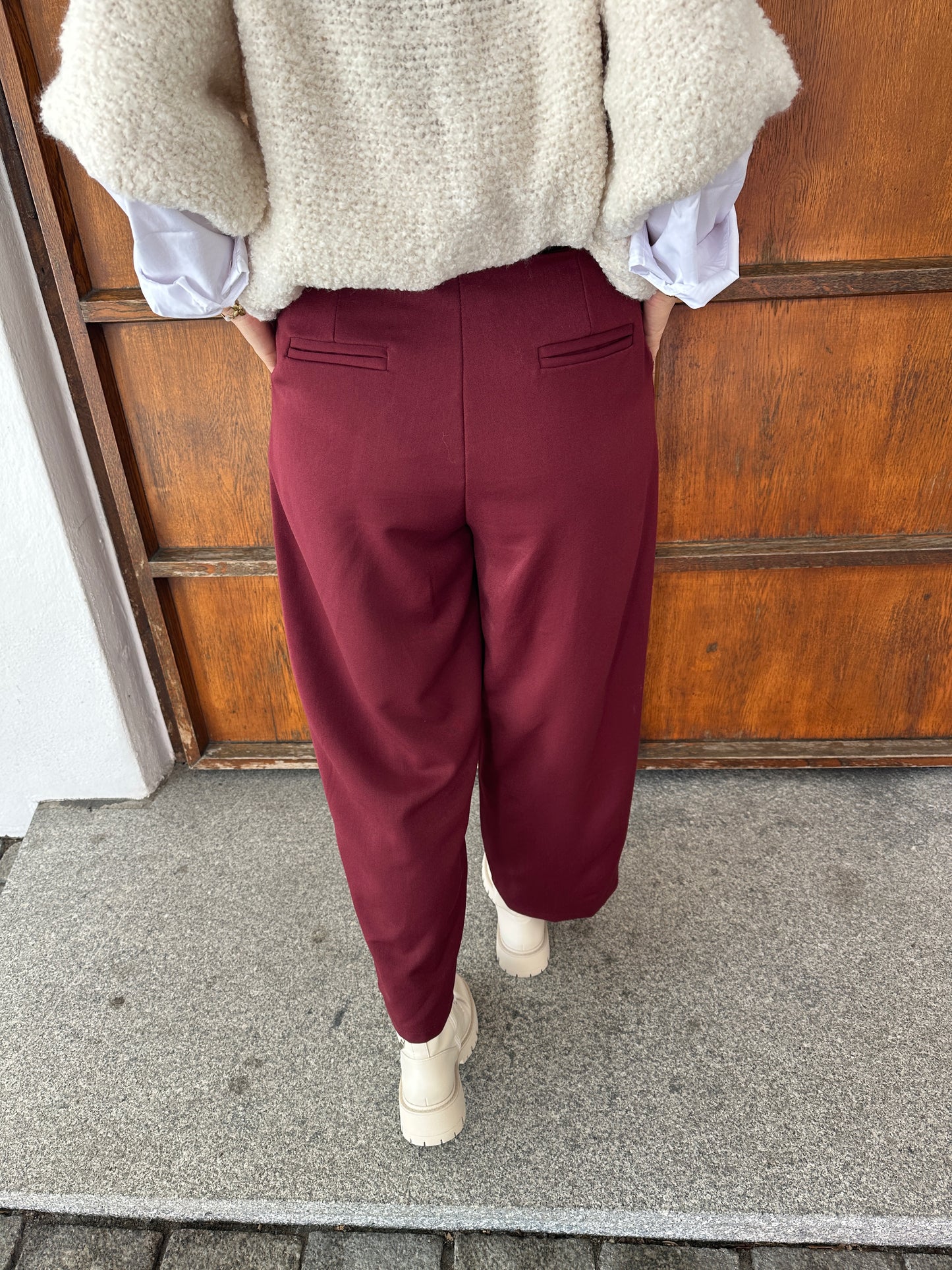 balloon hose in burgundy