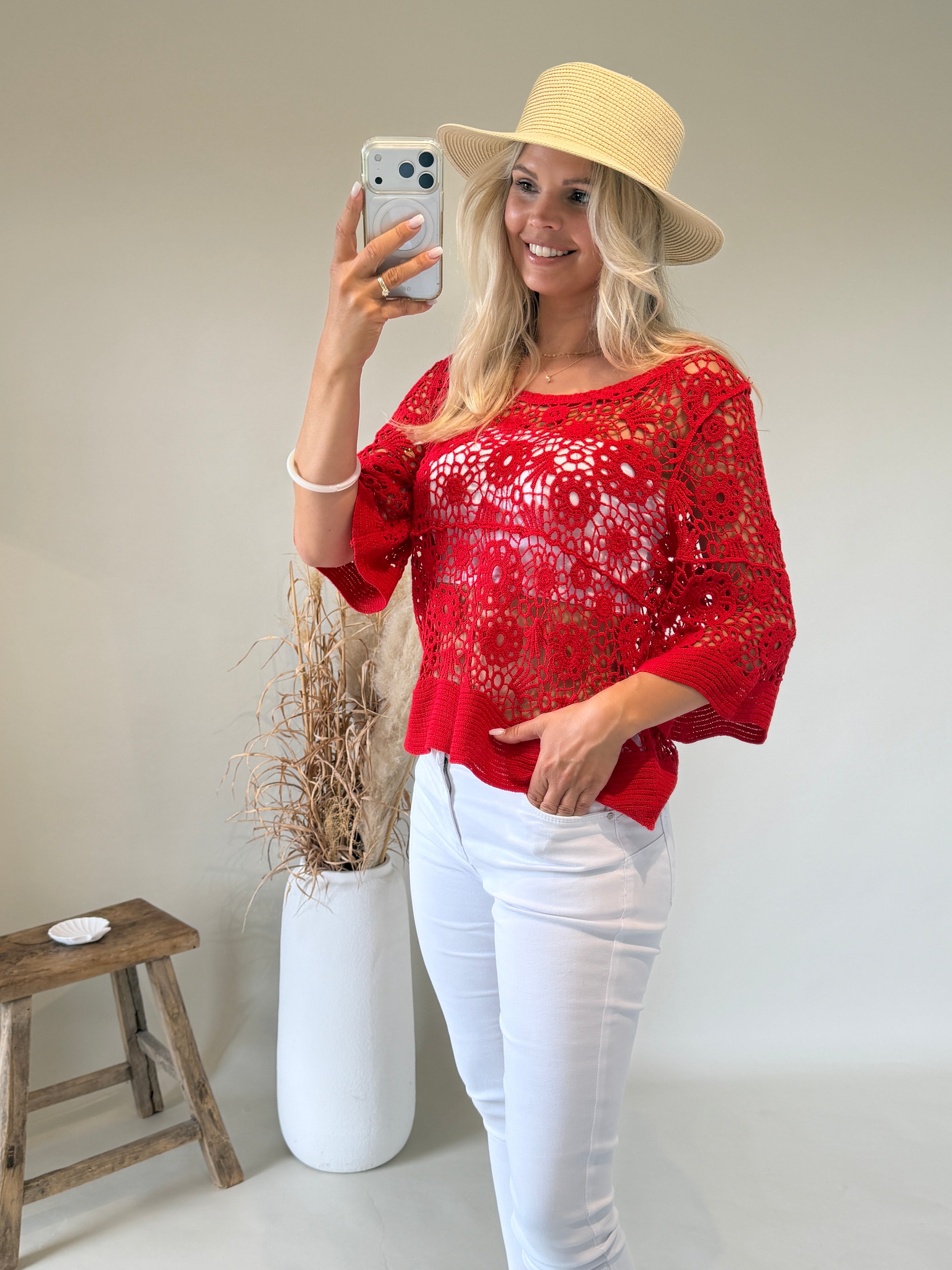 Pullover in Rot mit Lochmuster