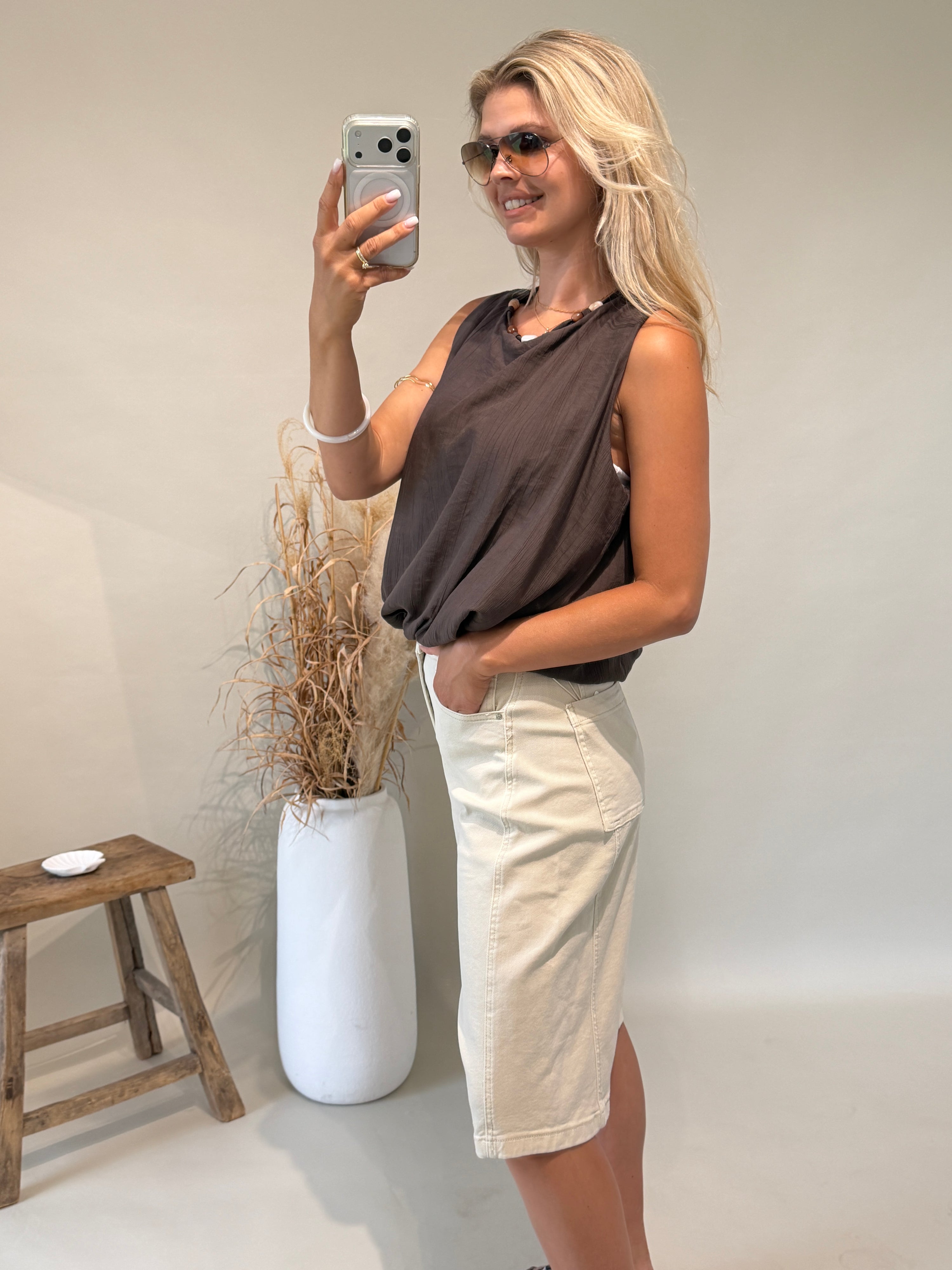 Jeans in Beige ( Bermuda )