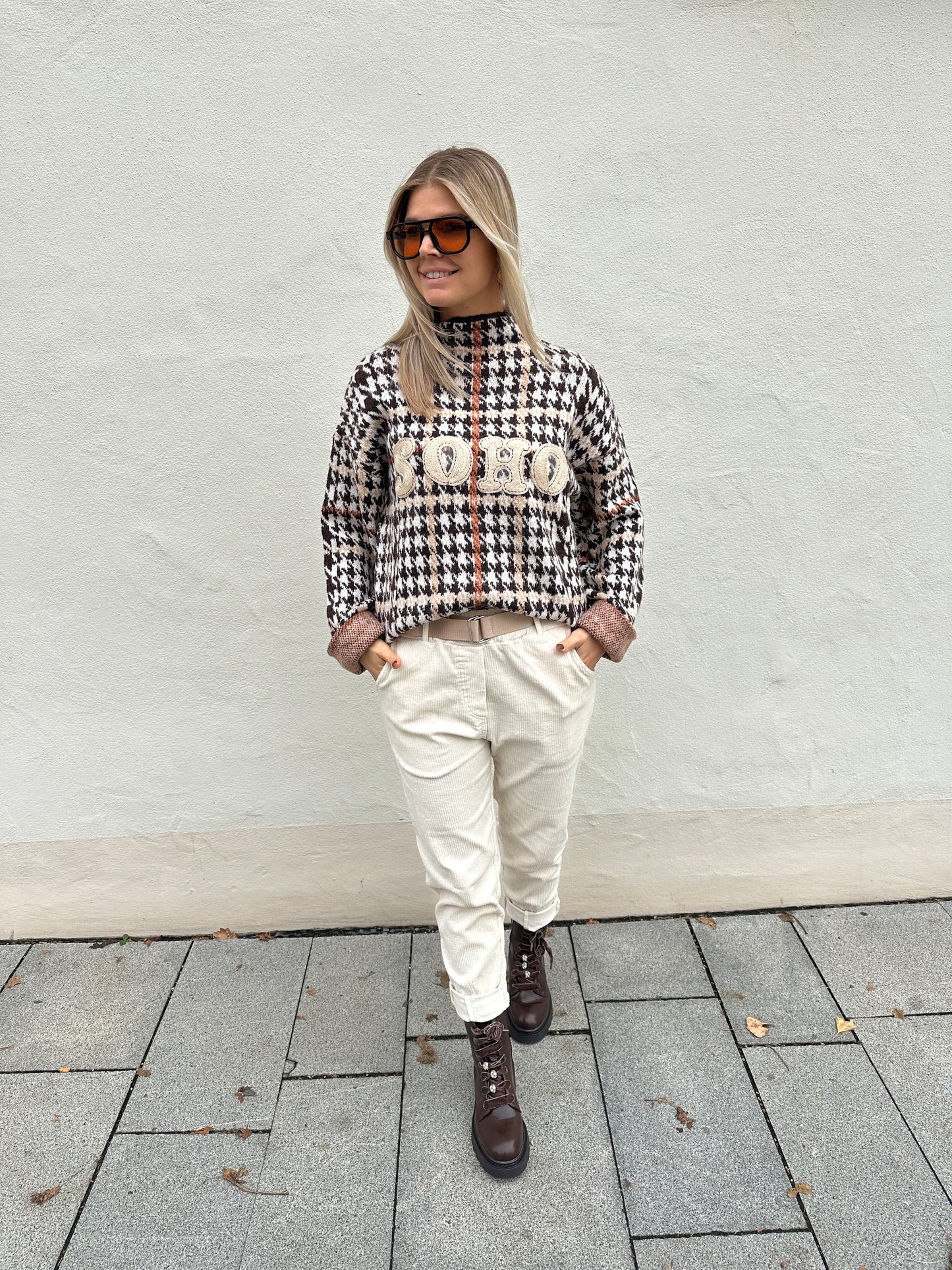 pullover in schokobraun/beige/rostbraun mit aufdruck soho