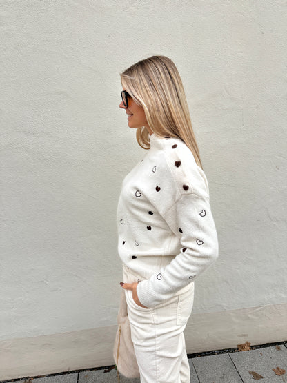 Pullover mit Herzen