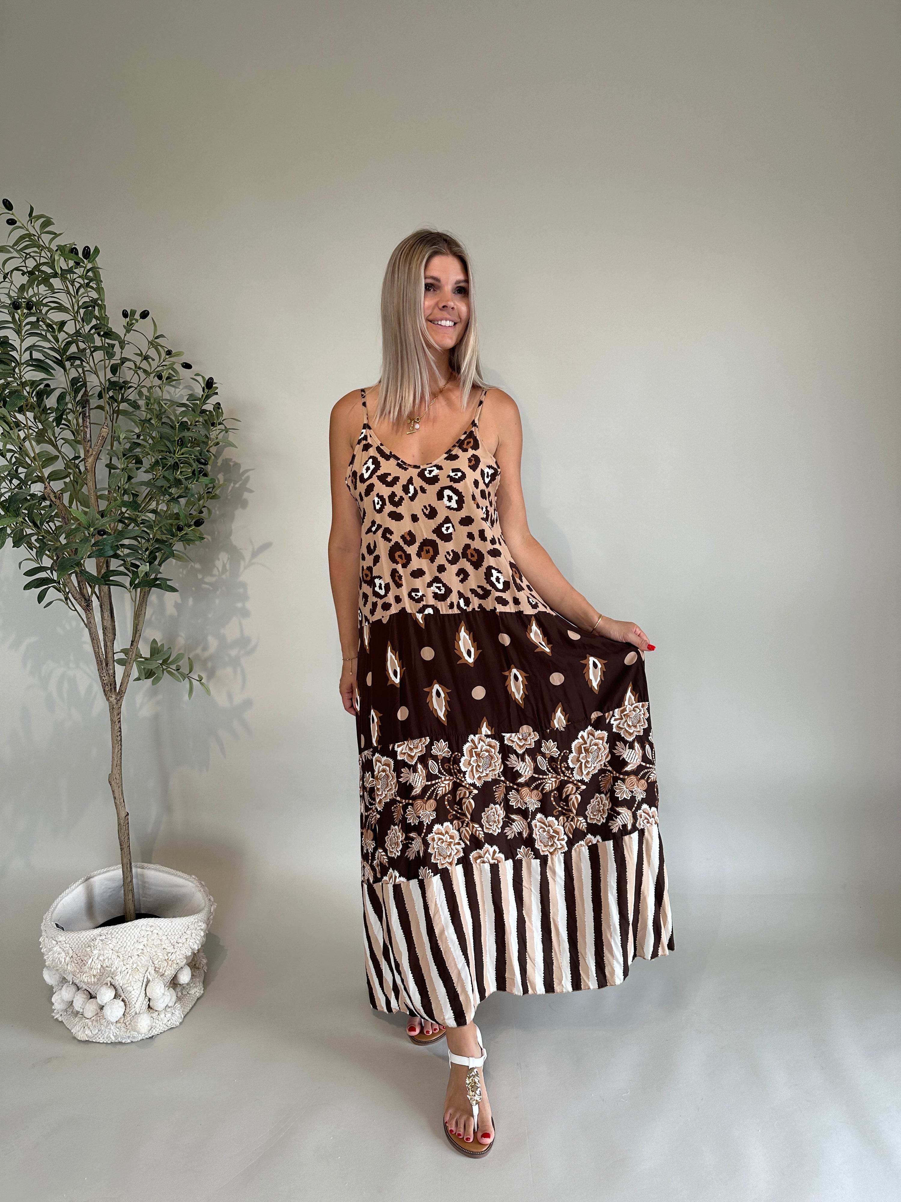 Kleid in Schokobraun/ Beige/ Wollweiß