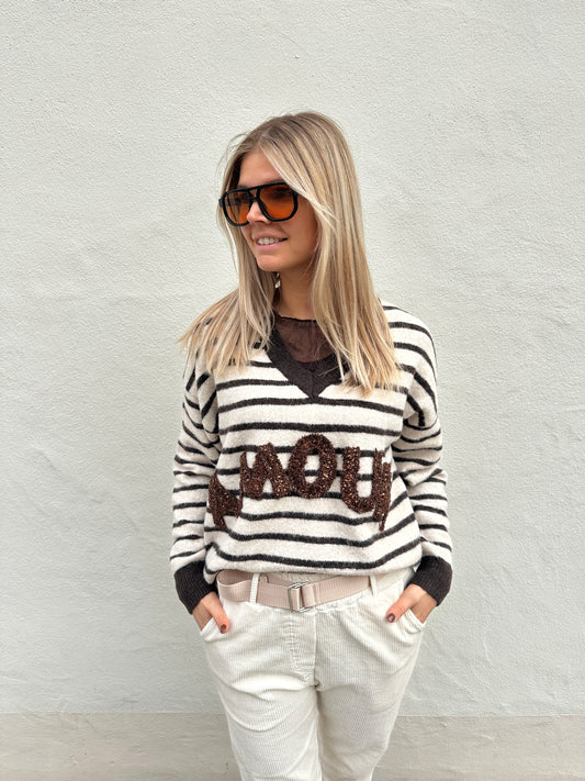 Pullover mit Streifen in Wollweiß/Schokobraun mit Aufschrift  Amour