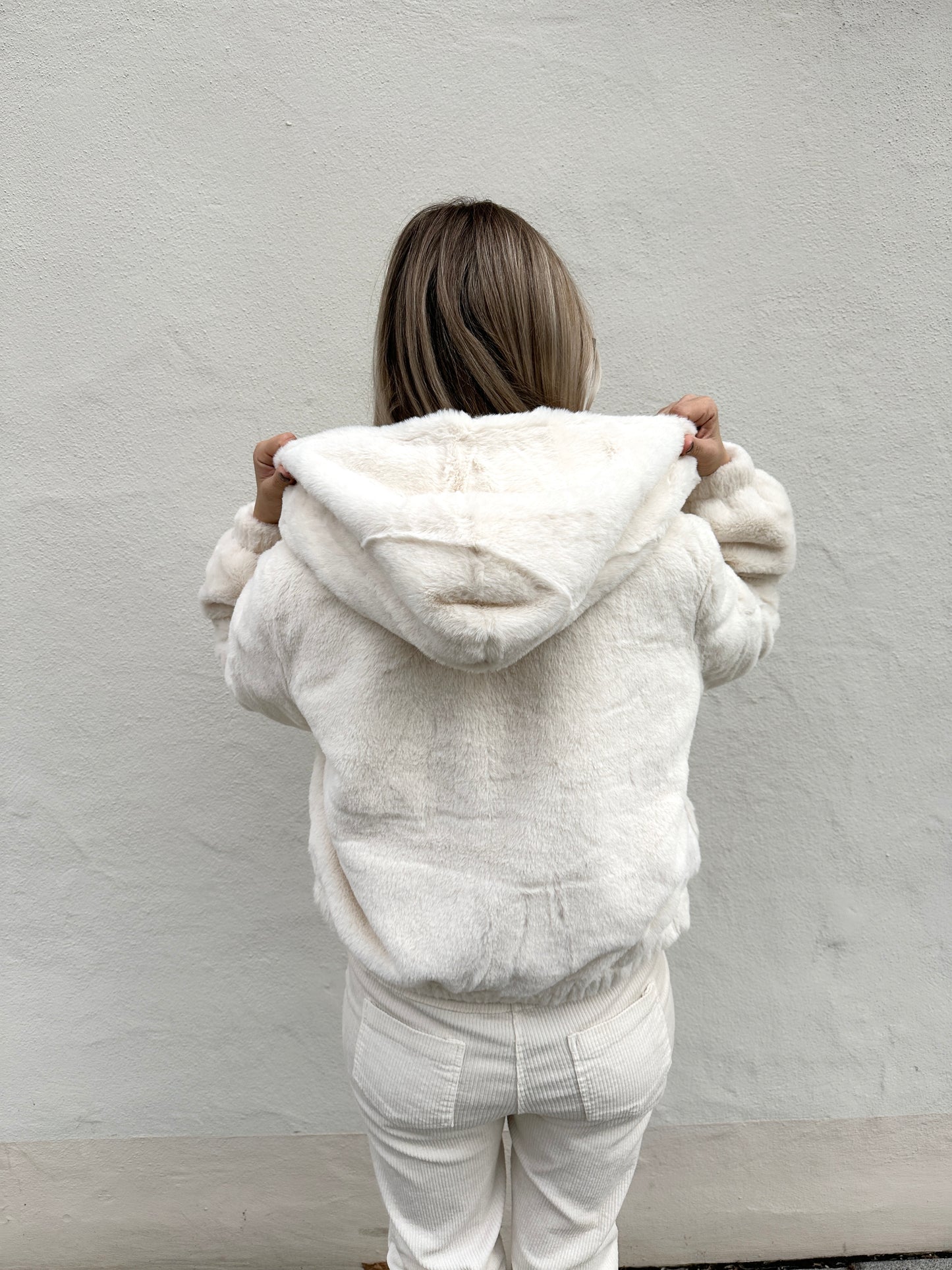 felljacke sandfarben