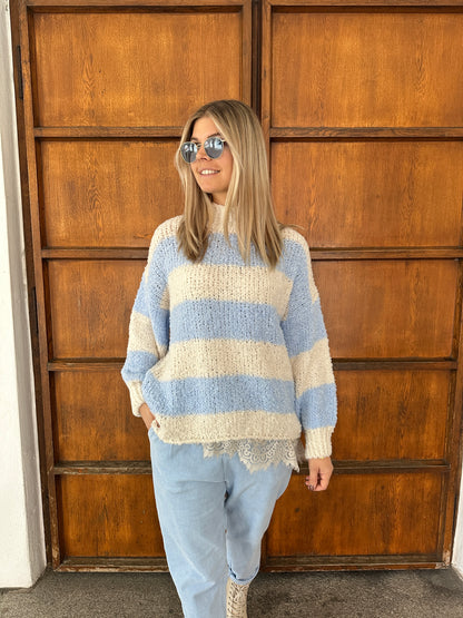 Pullover in Hellblau mit Beige