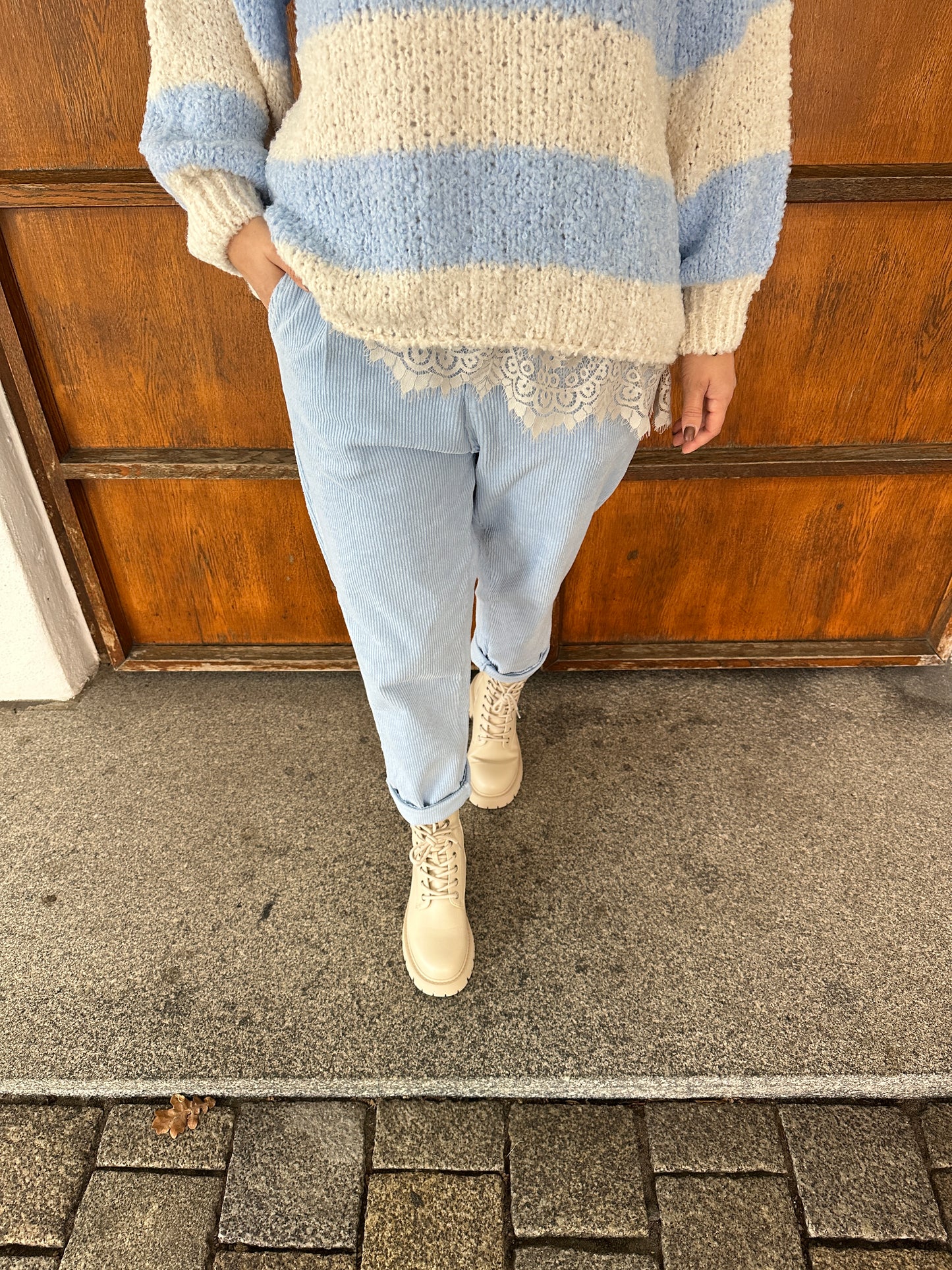 cord-hose in hellblau