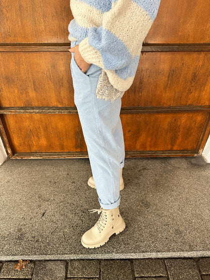 Cord-Hose in Hellblau