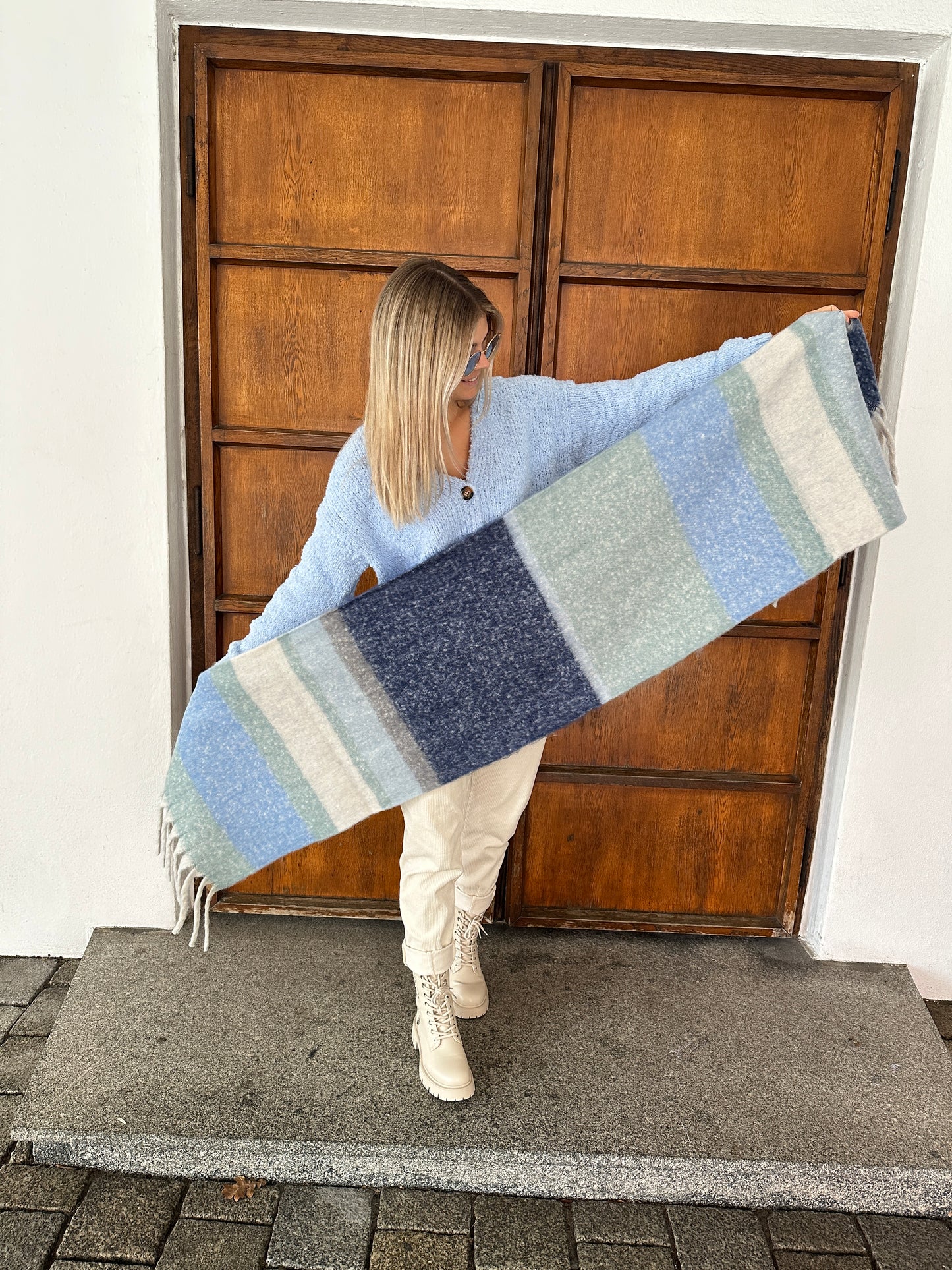 schal in verschiedenen blautöne