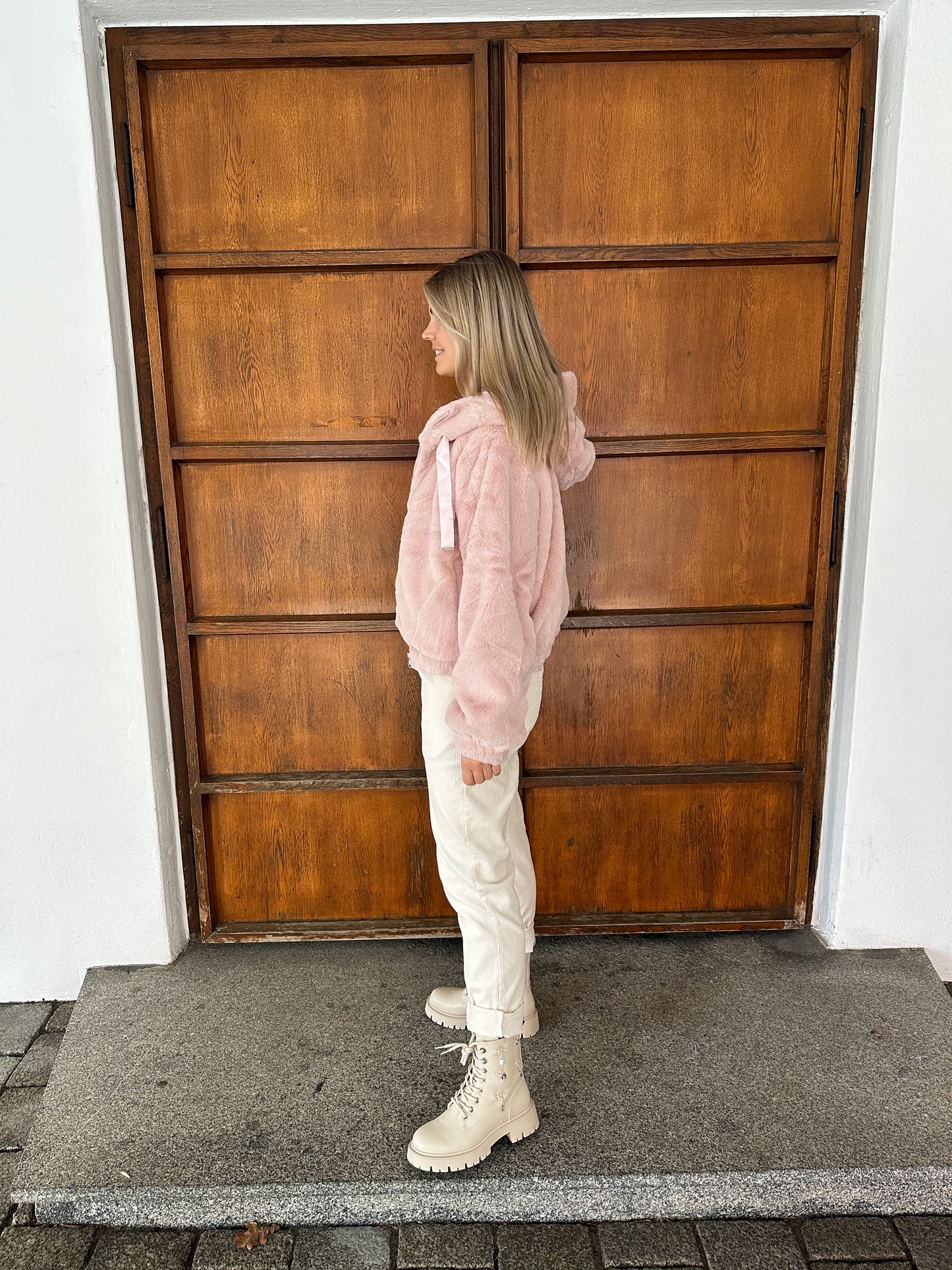 hose in wollweiß  mit gürtel ( cord )