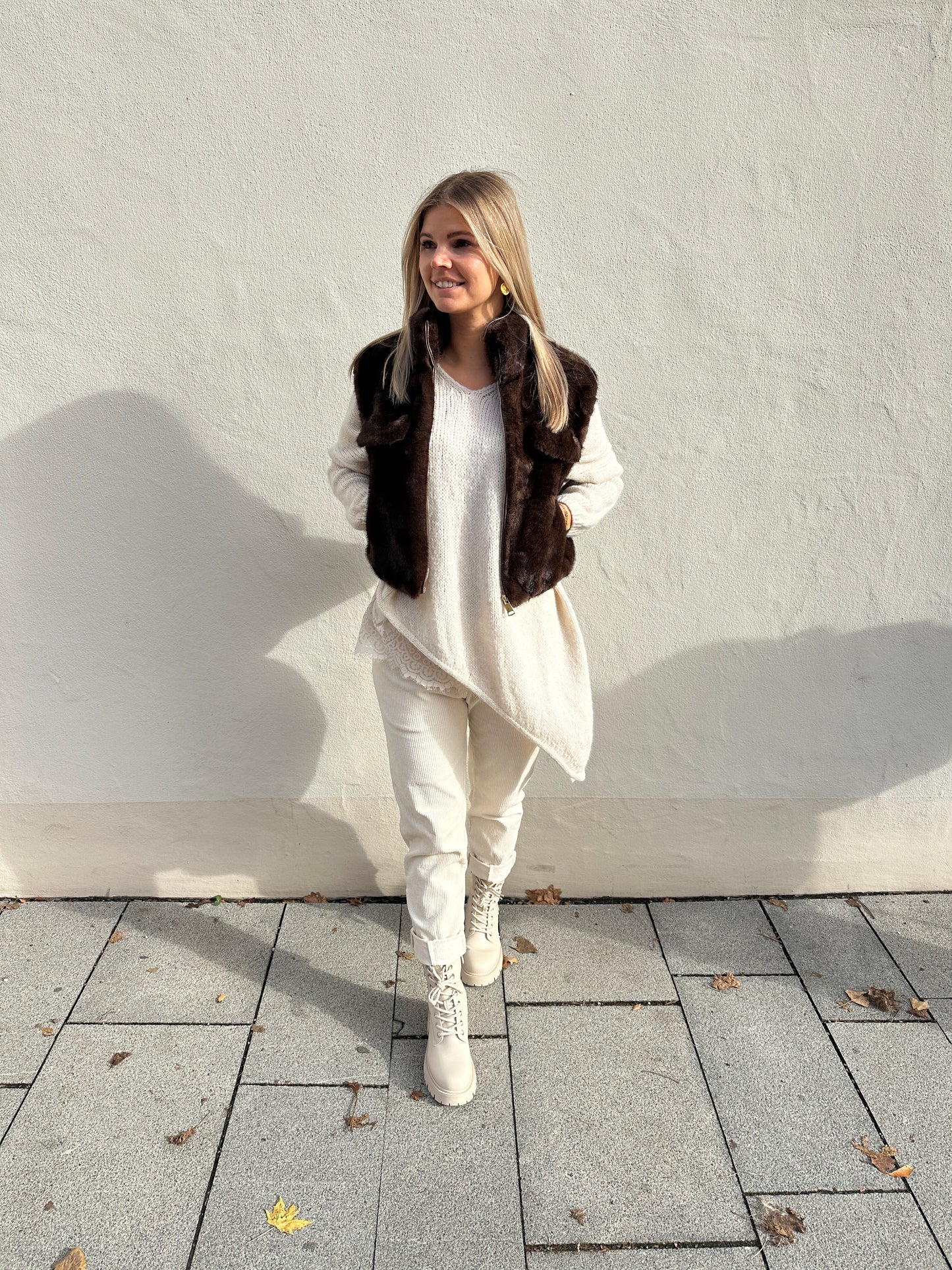 pullover in wollweiß