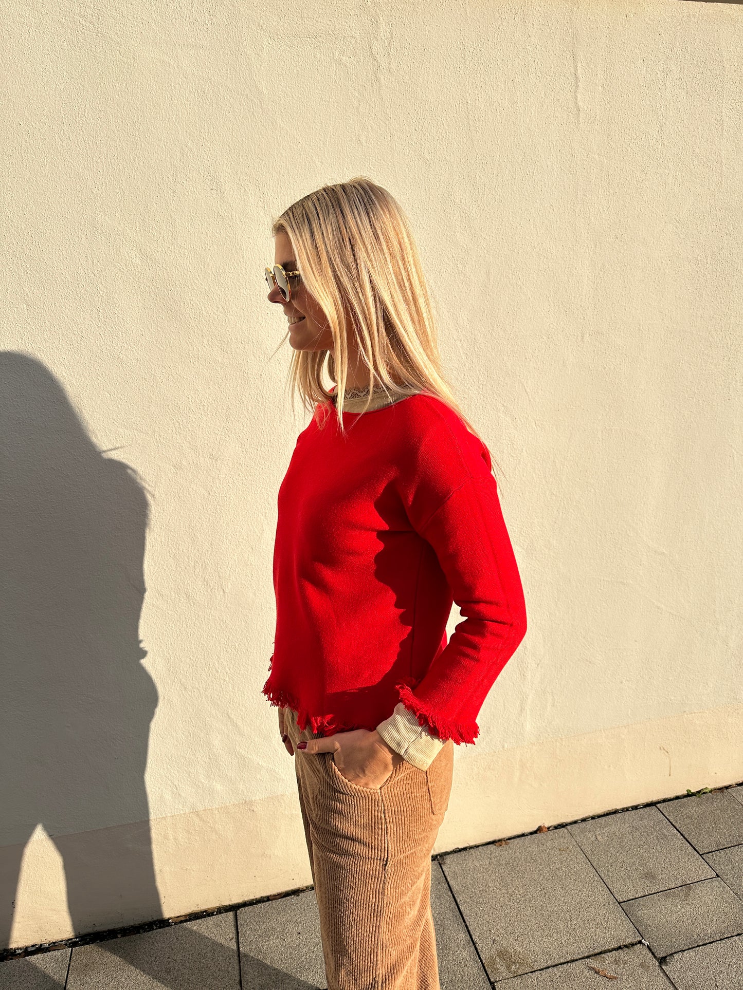 pullover in rot mit fransen