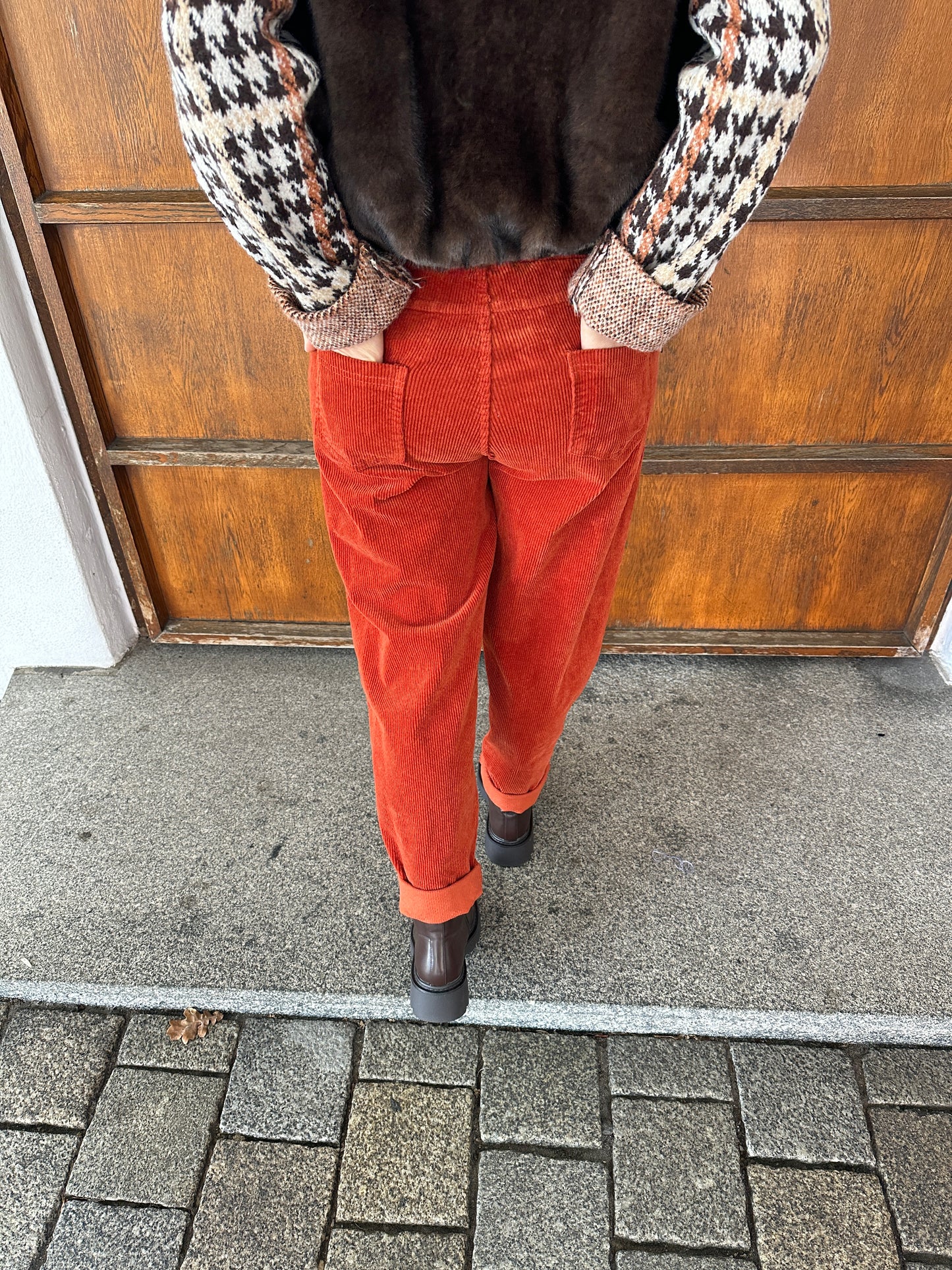 hose in rostbraun (cord)