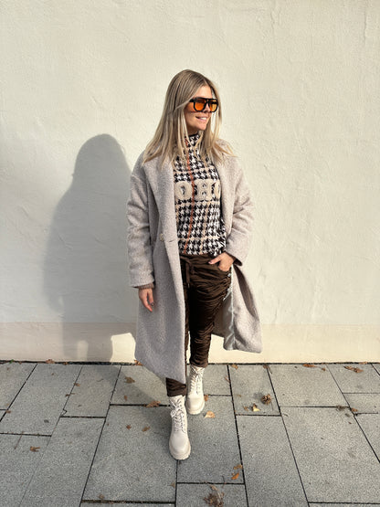 Hose in Schokobraun mit Knöpfe