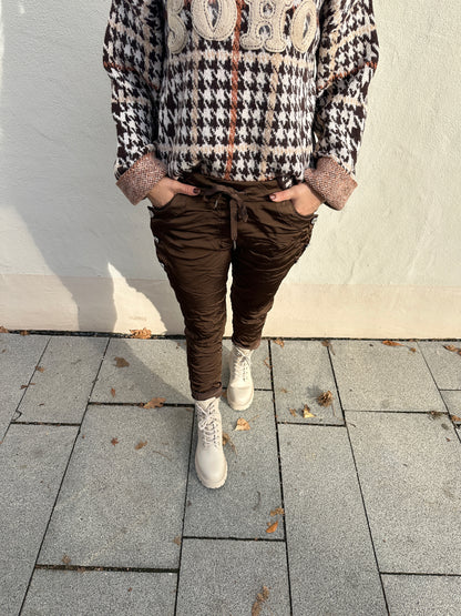 Hose in Schokobraun mit Knöpfe