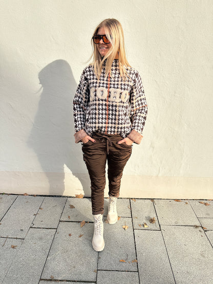 Hose in Schokobraun mit Knöpfe