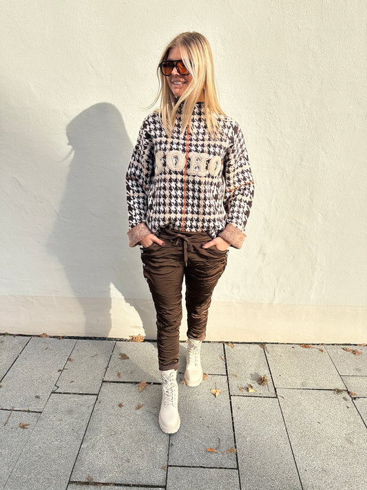 Hose in Schokobraun mit Knöpfe