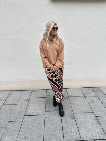 Pullover mit Kapuze in Cognac