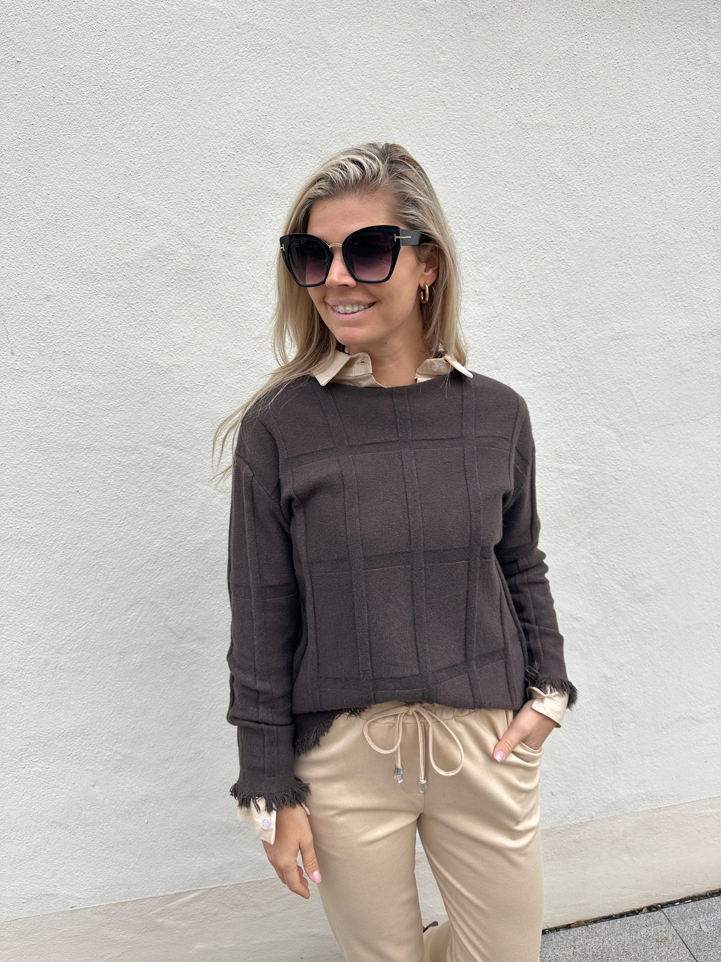 pullover in schokobraun mit muster