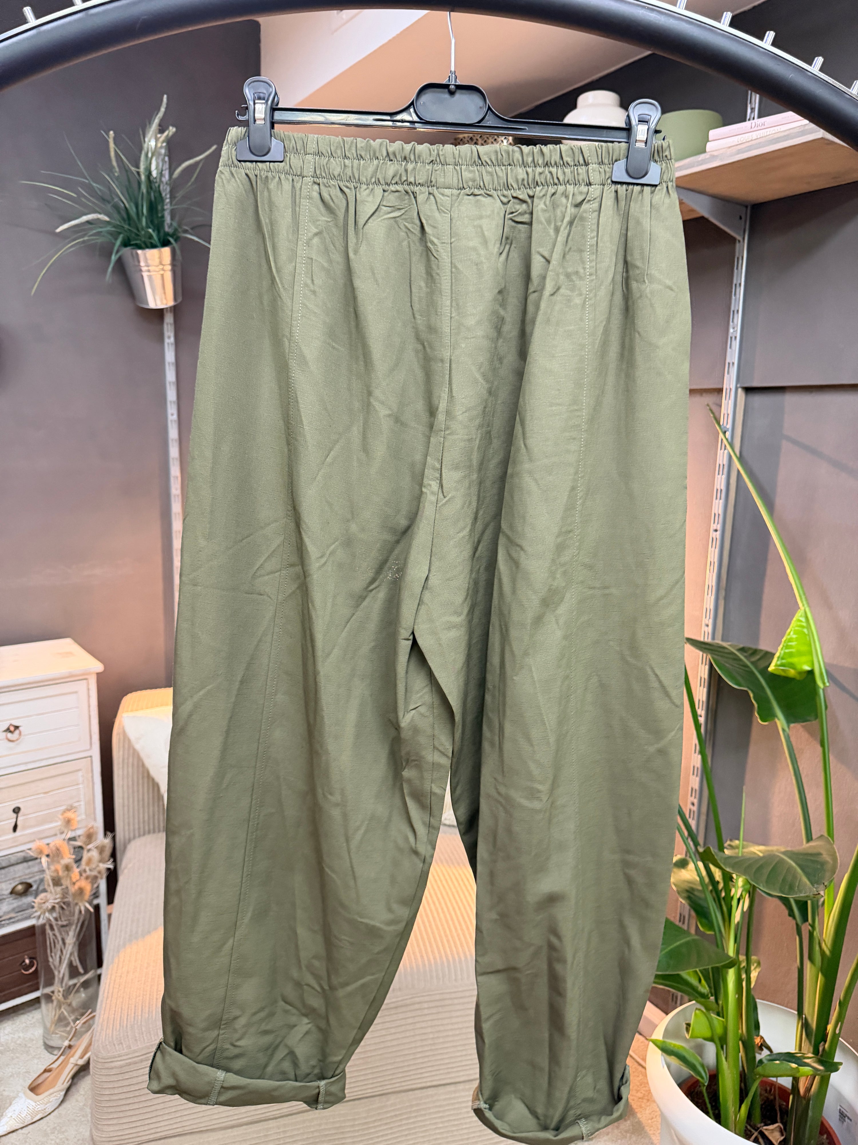 #2 Hose in Olivgrün
