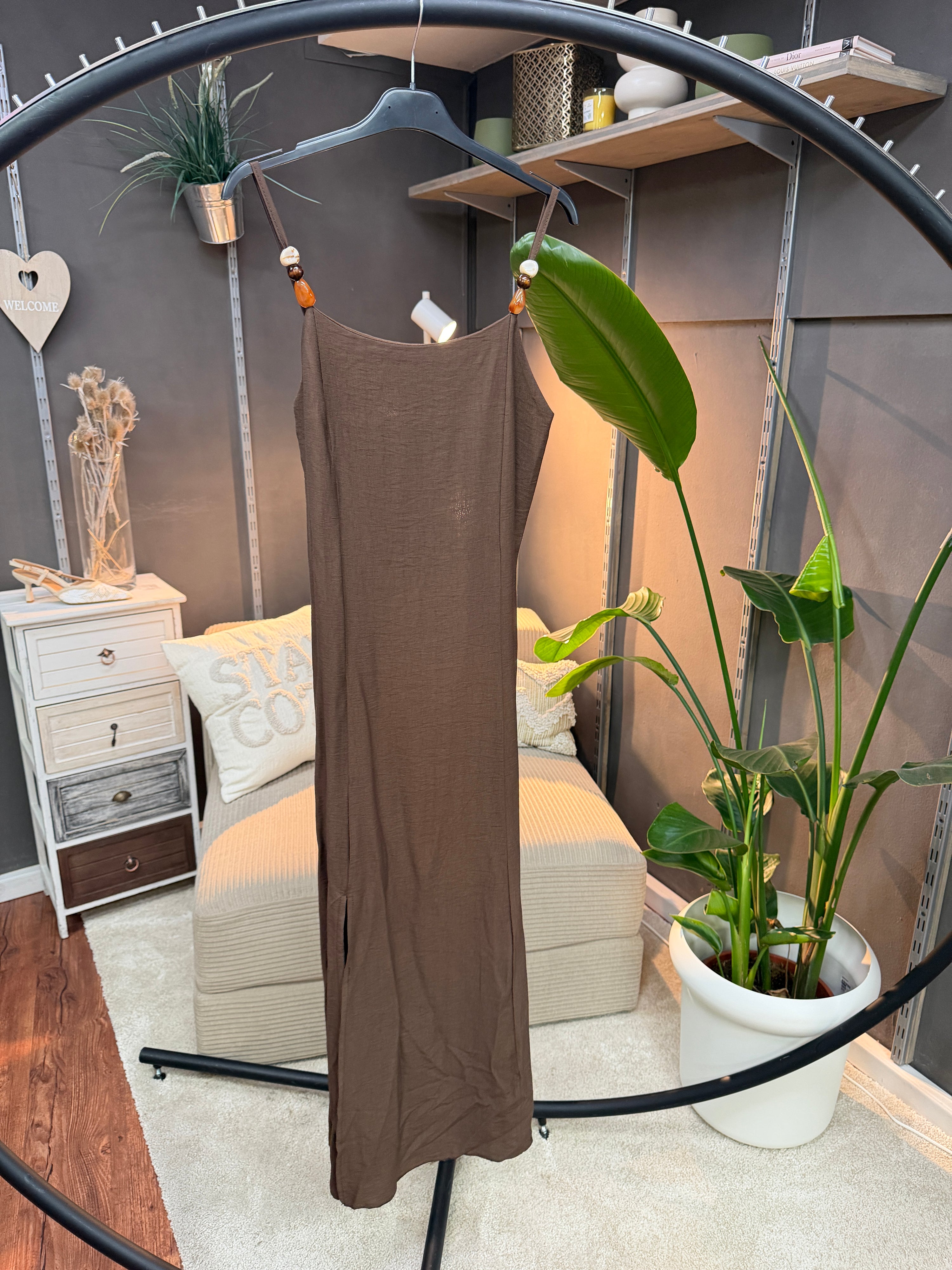 #7 Kleid in Schokobraun mit Perlen