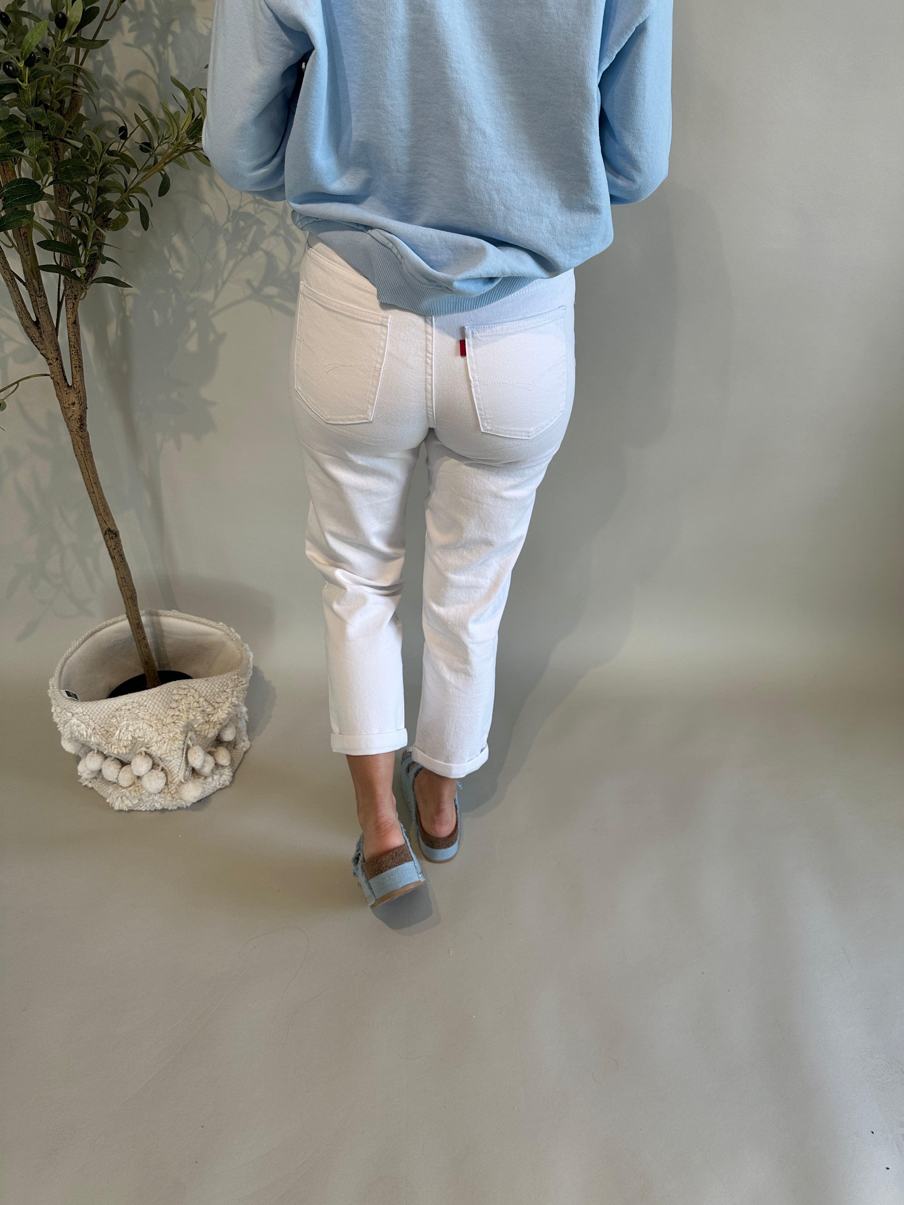 MOM-Jeans in Weiß