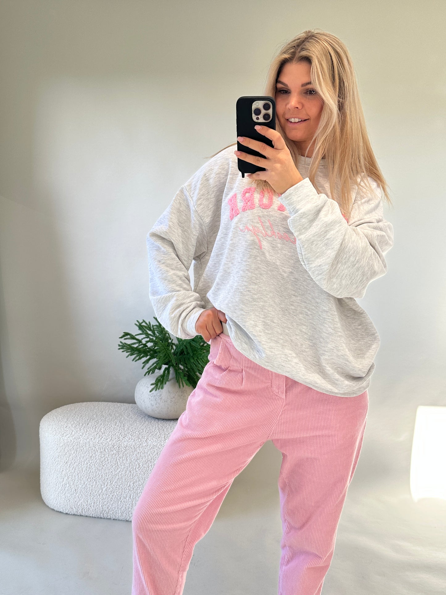 pullover in graumeliert mit aufschrift in rosa (new york)