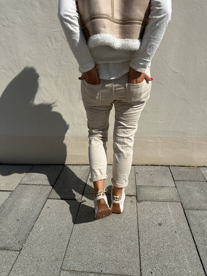 Jeans in Beige mit Gummibund