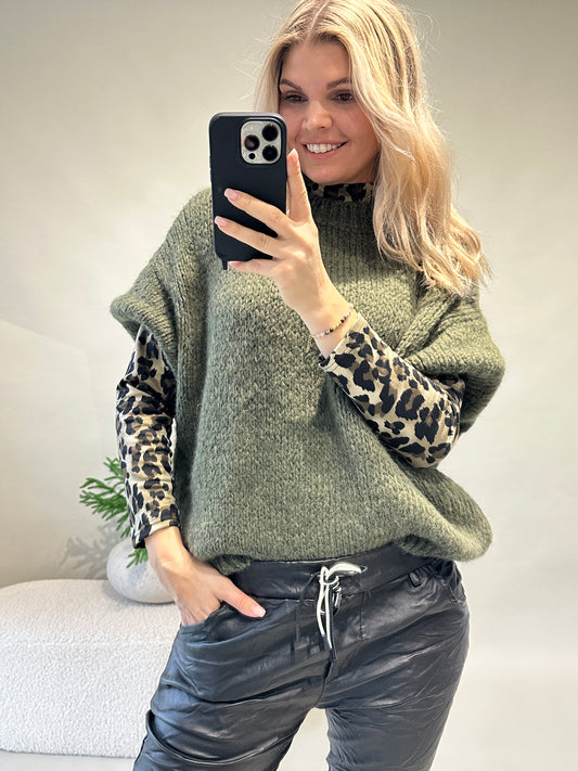 Pullover in Olivgrün (kurzarm)