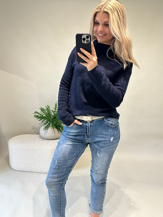 Pullover in Dunkelblau mit Kunstfellpunkte