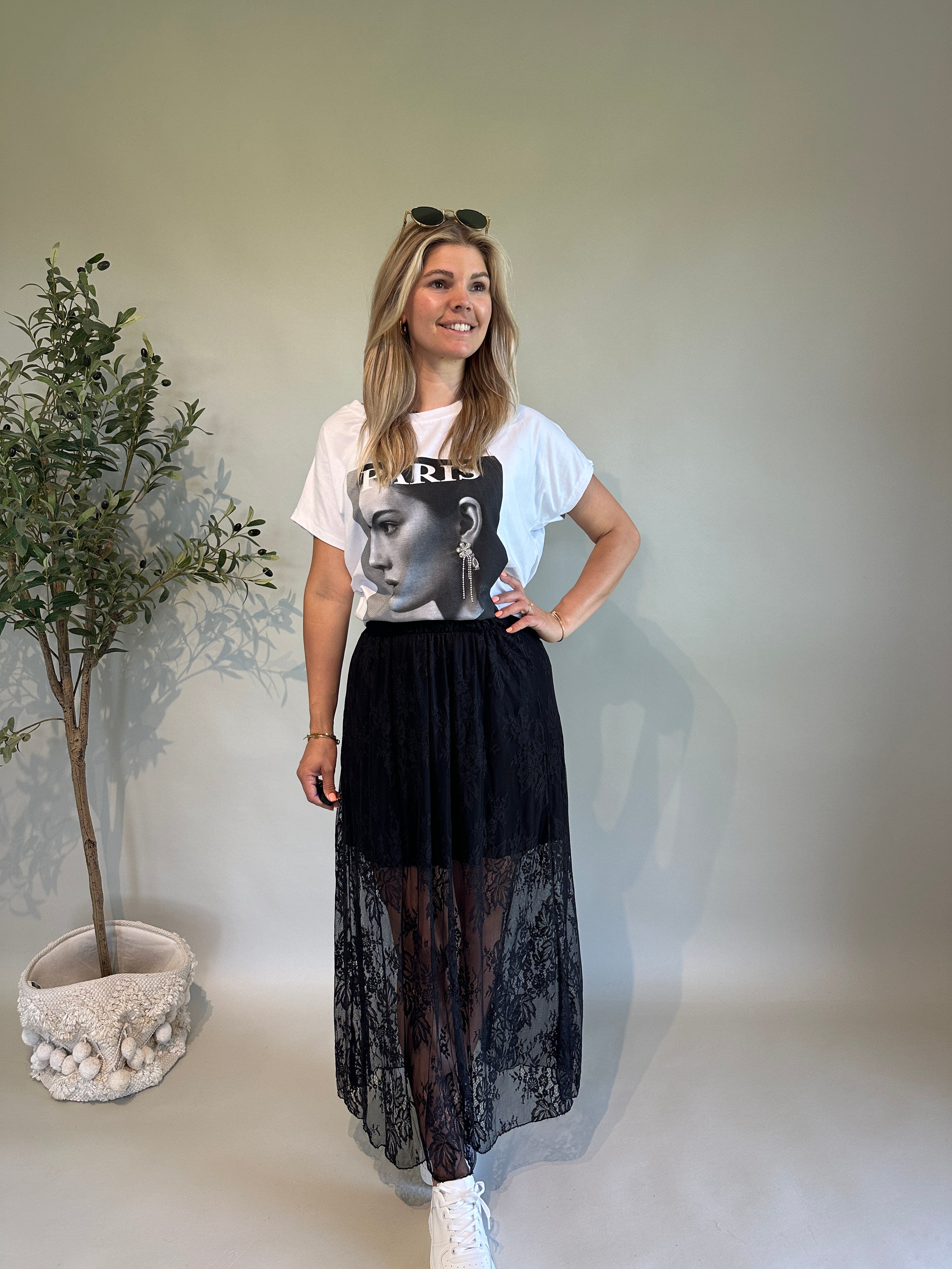 T-Shirt in Weiß mit Aufdruck Paris und Glitzeranhänger