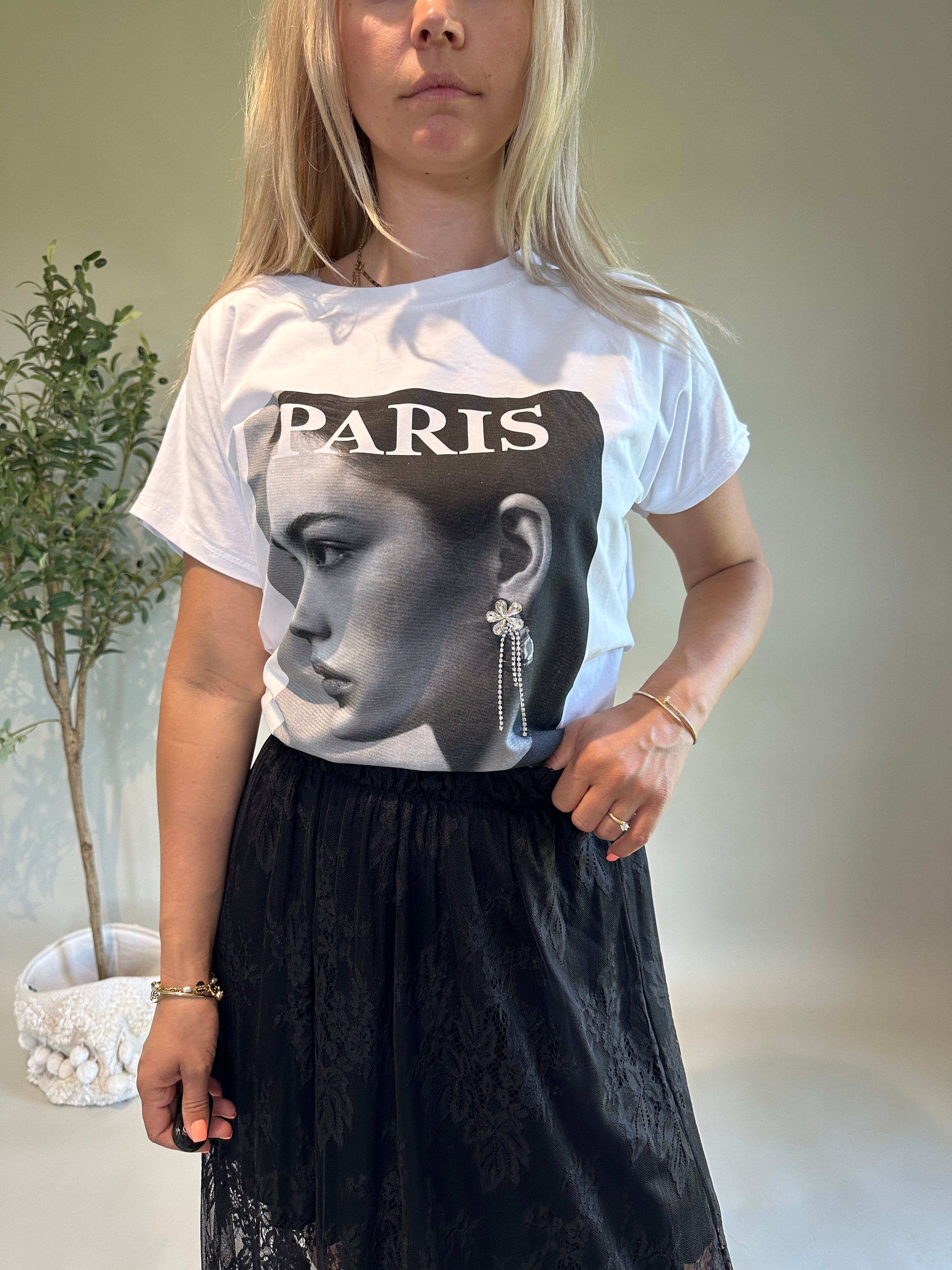 T-Shirt in Weiß mit Aufdruck Paris und Glitzeranhänger