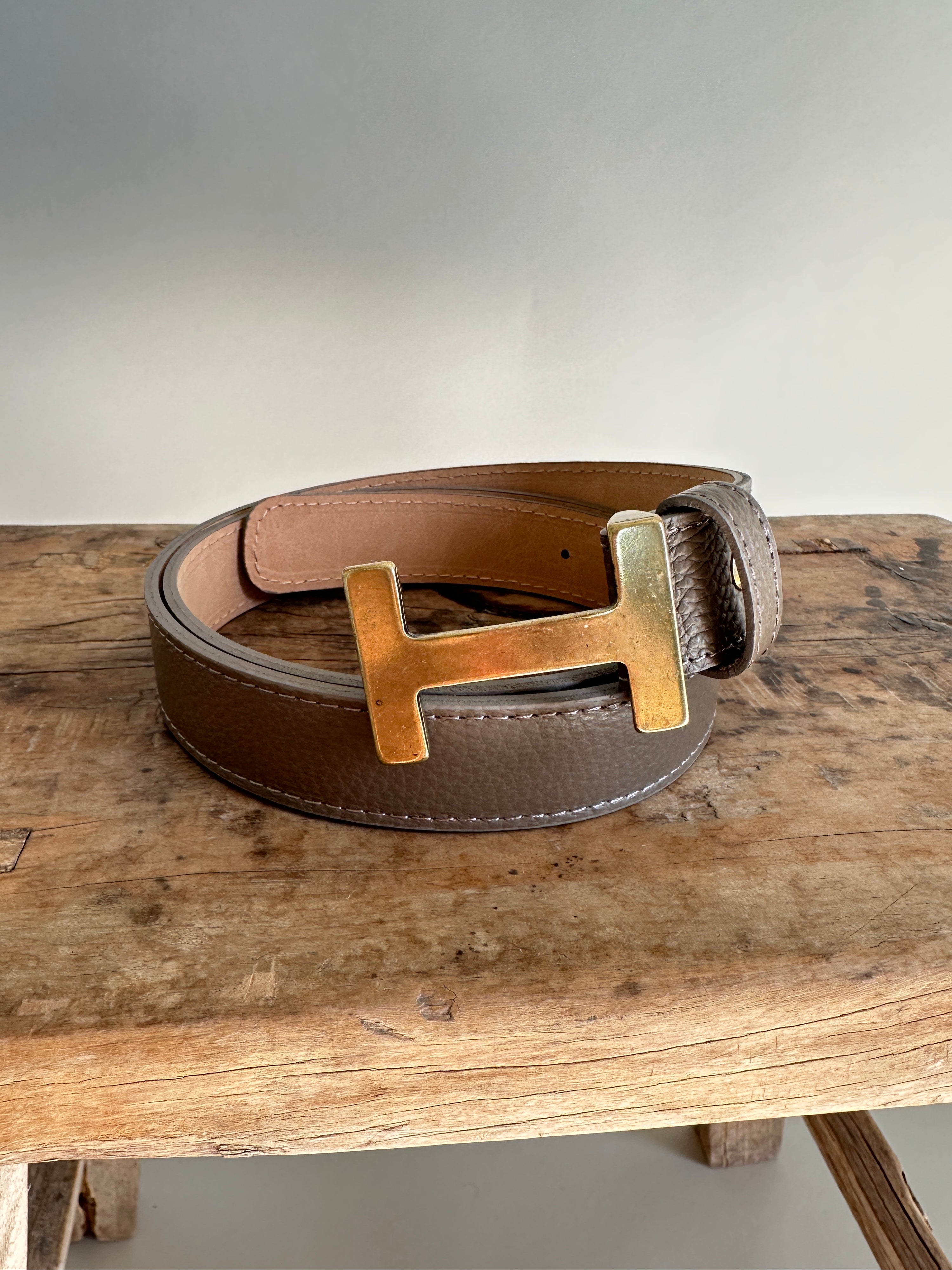 Ledergürtel in Nussbraun mit H-Schnalle