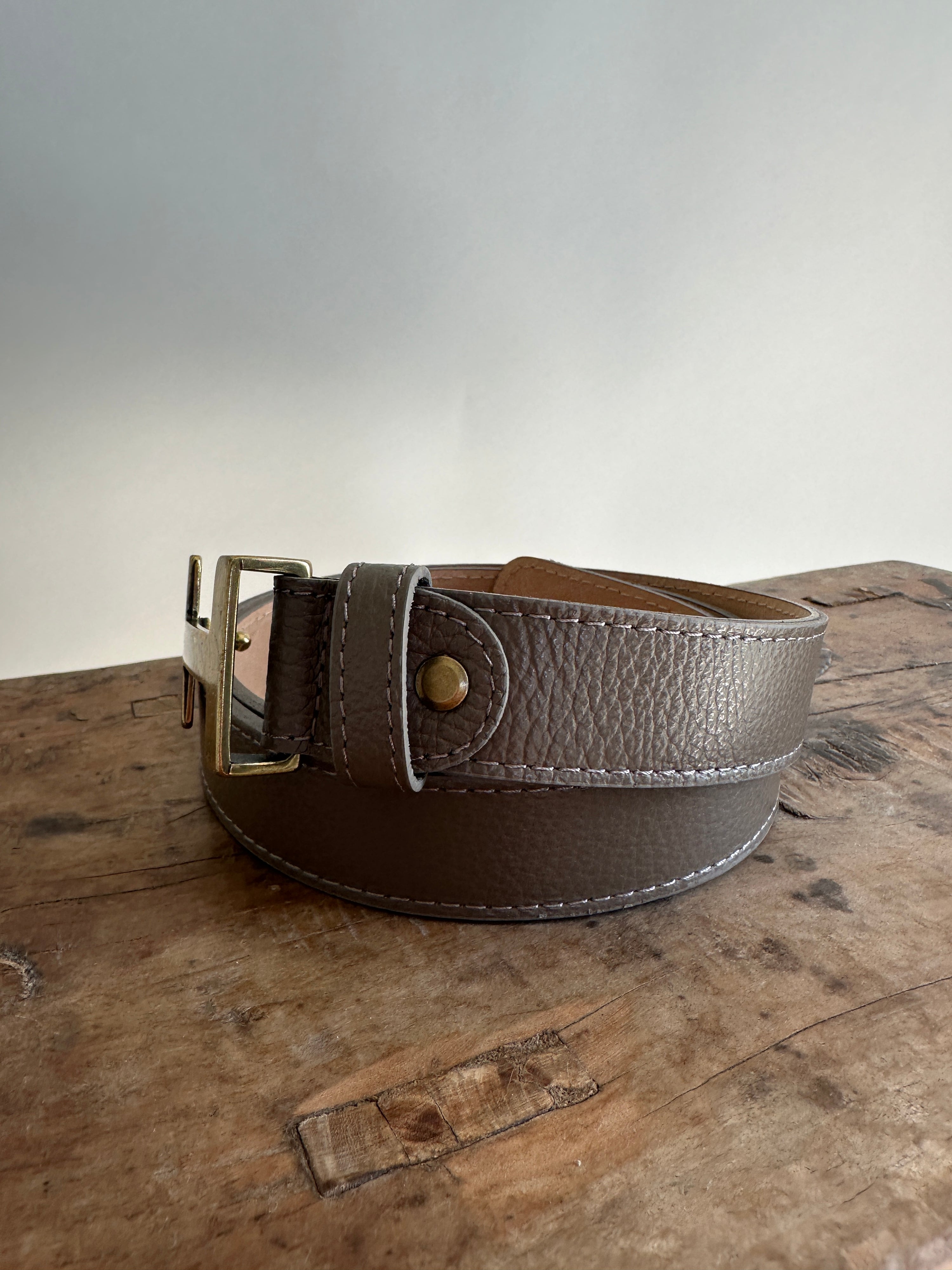 Ledergürtel in Nussbraun mit H-Schnalle