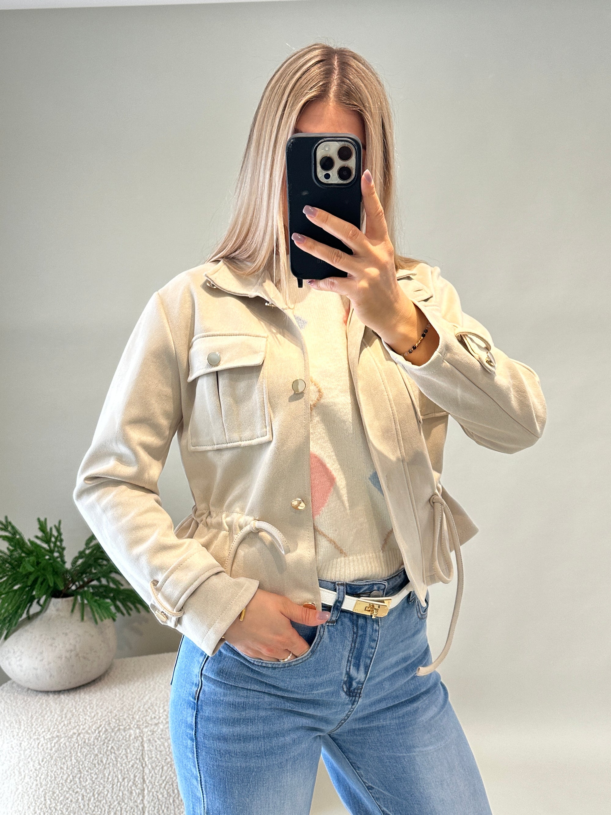 Jacke in Beige mit Bänder zum schnürren
