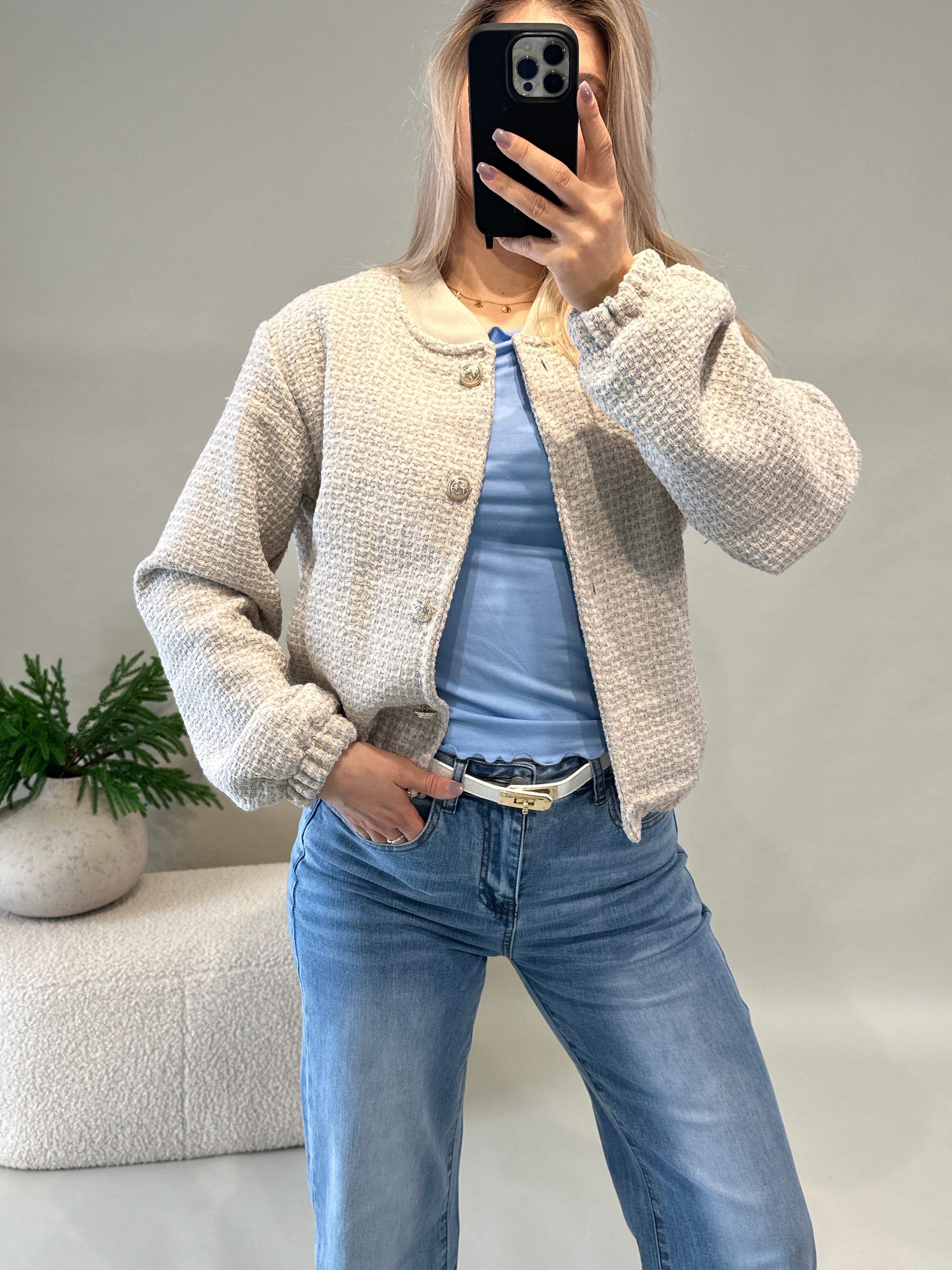 Jacke in Hellblau & Beige mit Muster