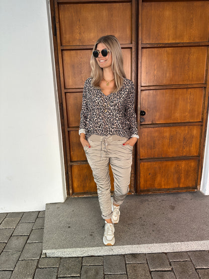 Hose in Taupe (Satin) mit Knöpfen vorne