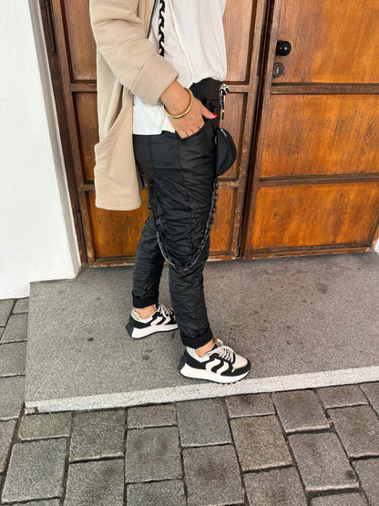 Sneaker in Schwarz/Beige