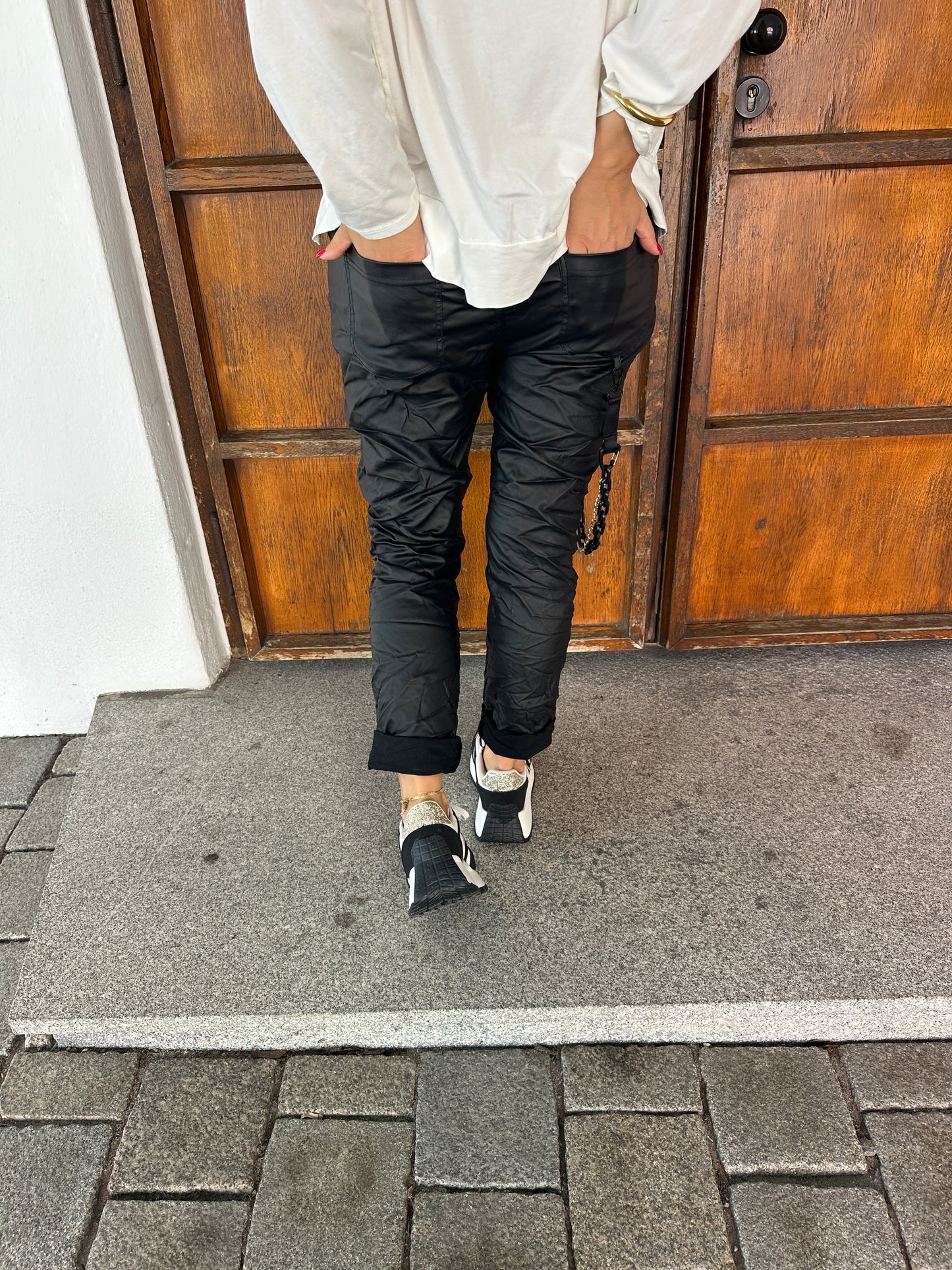 hose in schwarz (lederoptik)