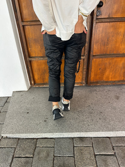 Hose in Schwarz (Lederoptik)