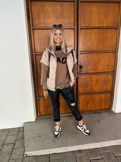 Steppweste mit Muster in Beige ( kurzarm) und Kapuze