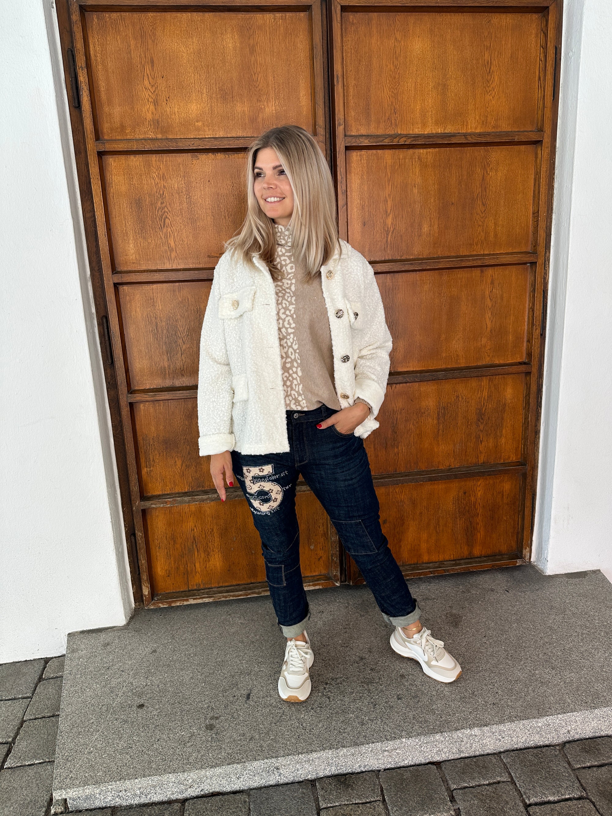 Jeans mit Aufdruck Nummer 5 (Beige)