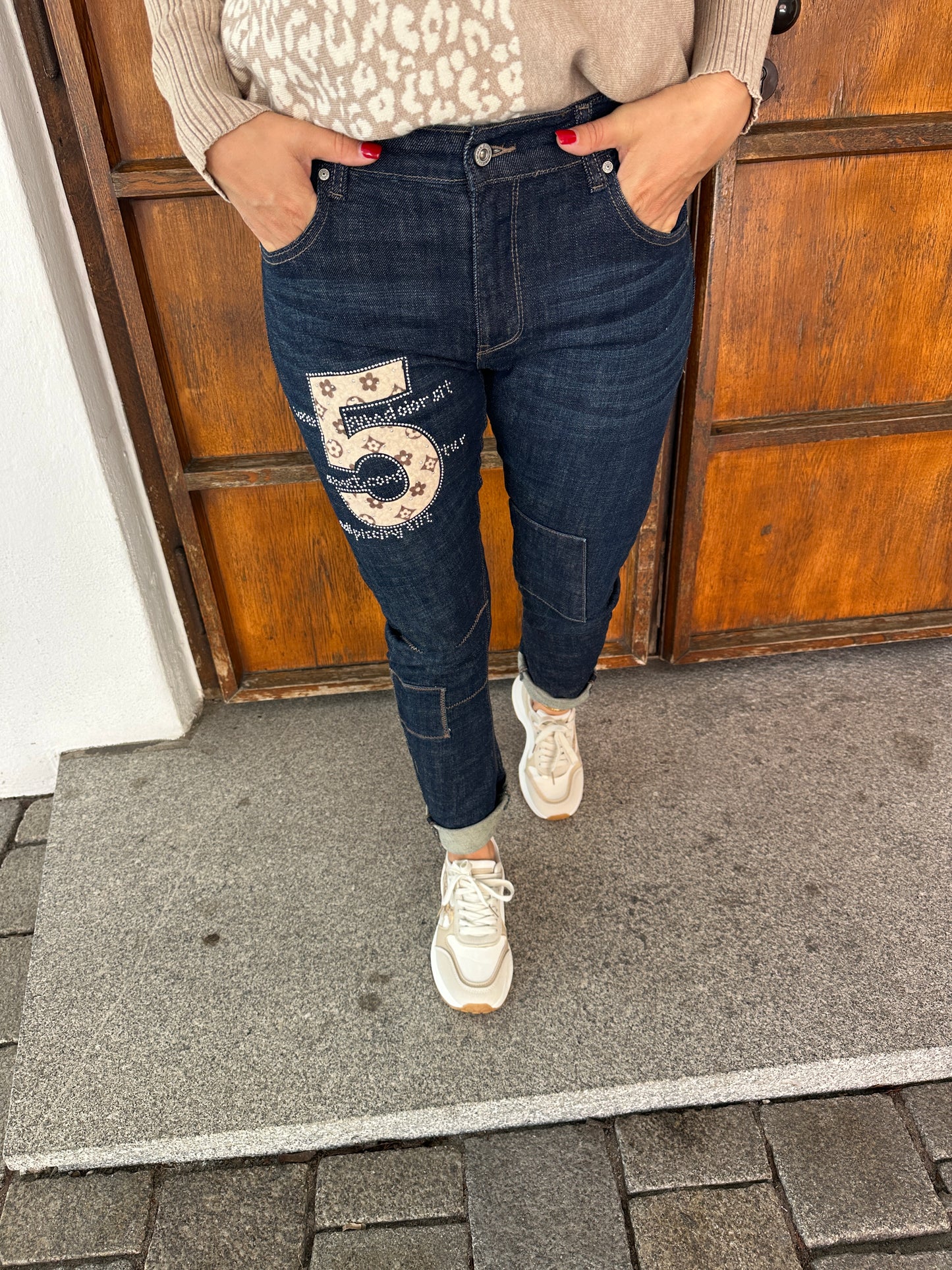 jeans mit aufdruck nummer 5 (beige)
