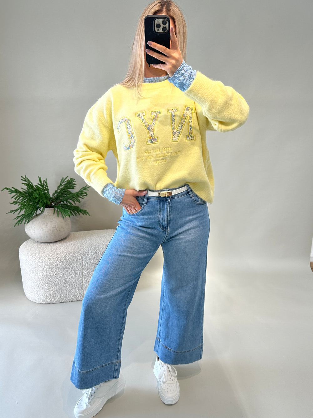 Pullover in Zitronengelb mit Aufdruck