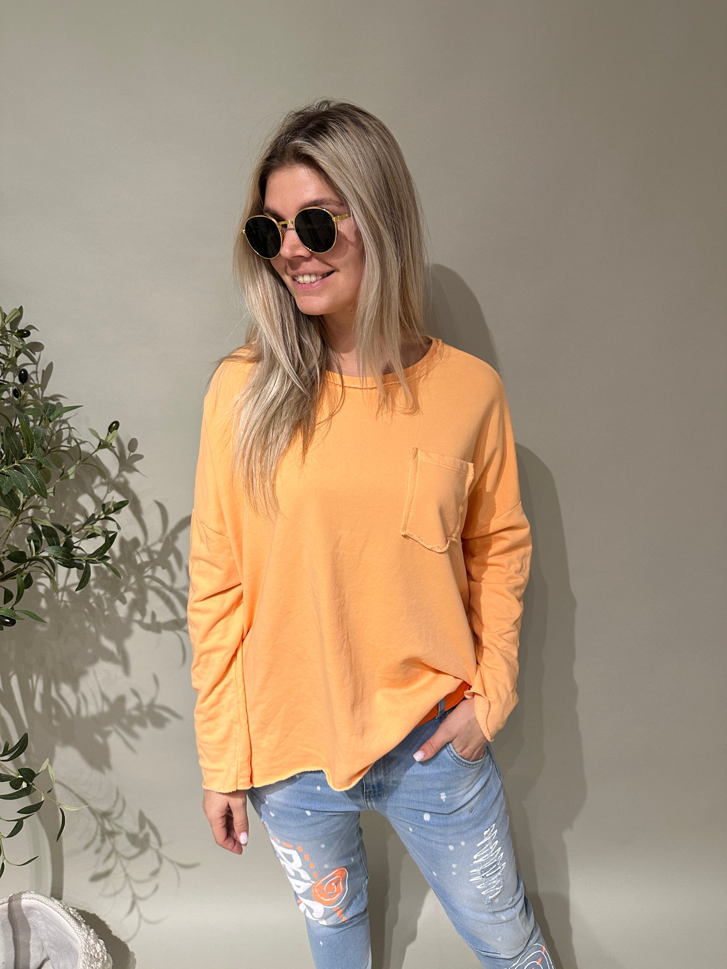 shirt in orange mit brusttasche