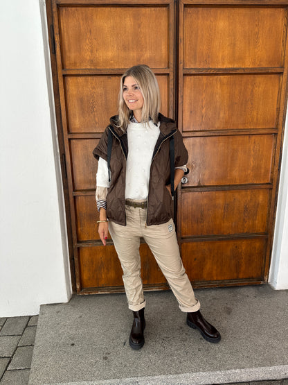 Pullover in Wollweiß (kurzarm) mit gepunkten Muster