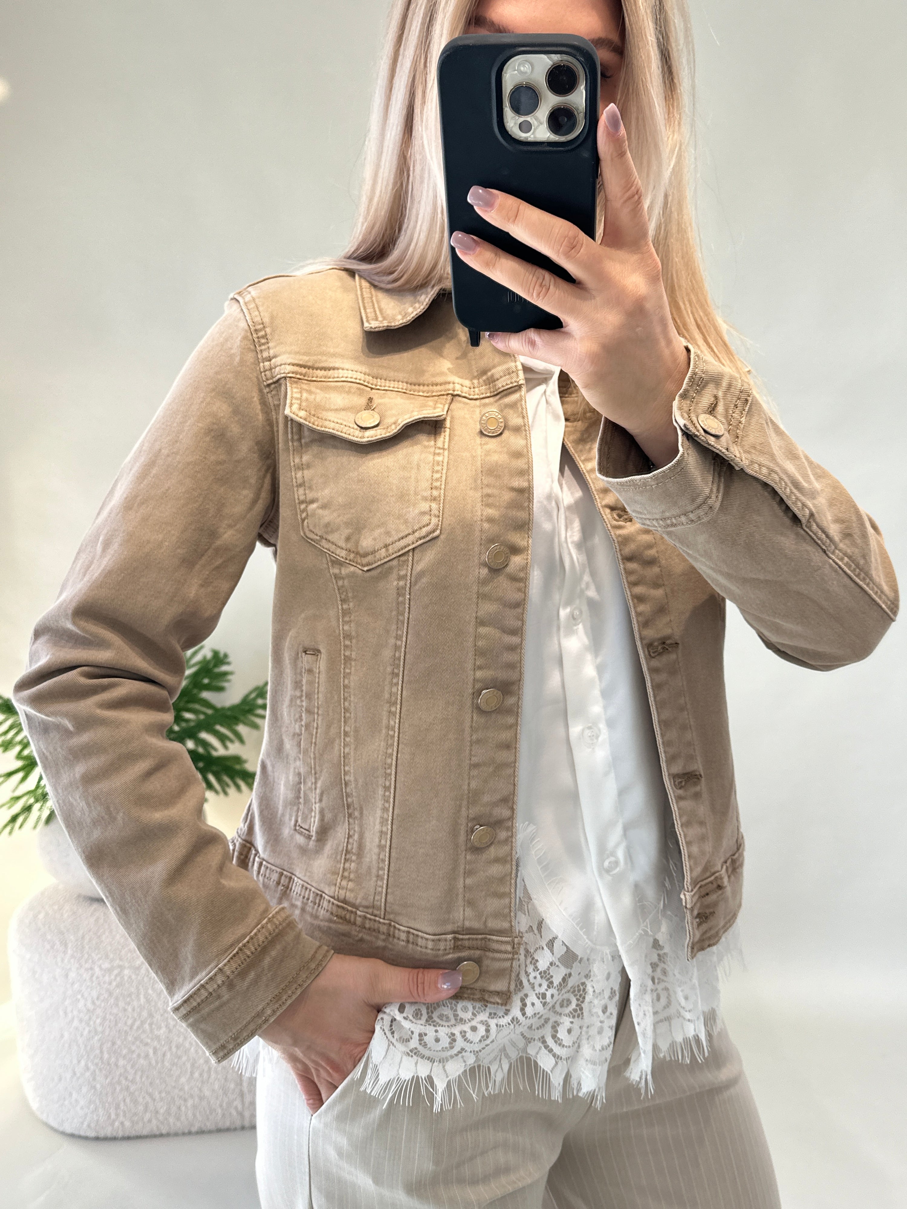 Jeansjacke in Zimt