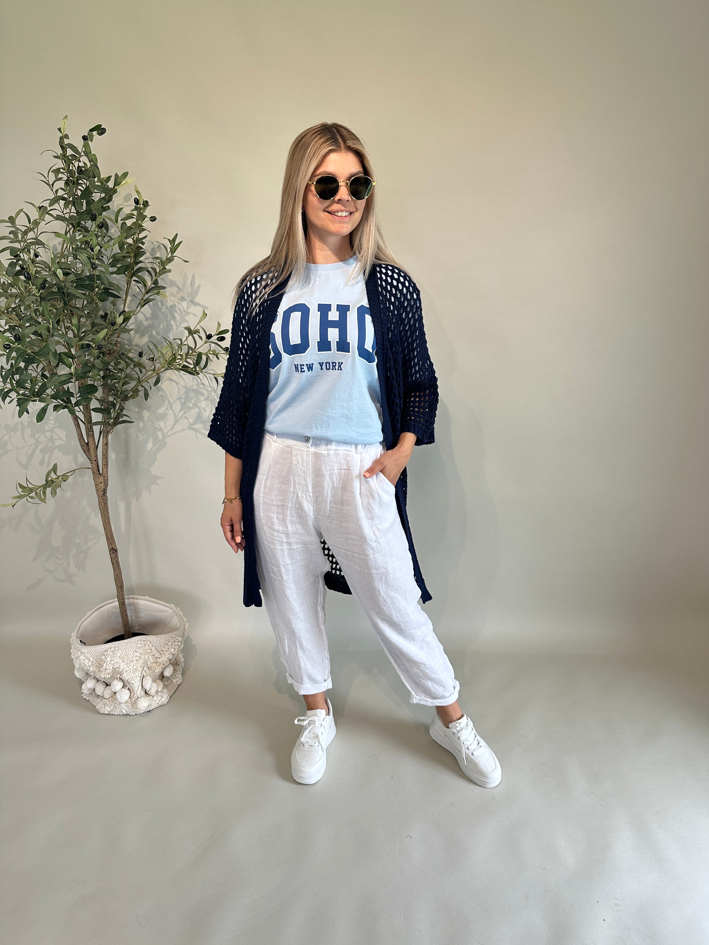 Strickjacke mit Lochmuster in Dunkelblau